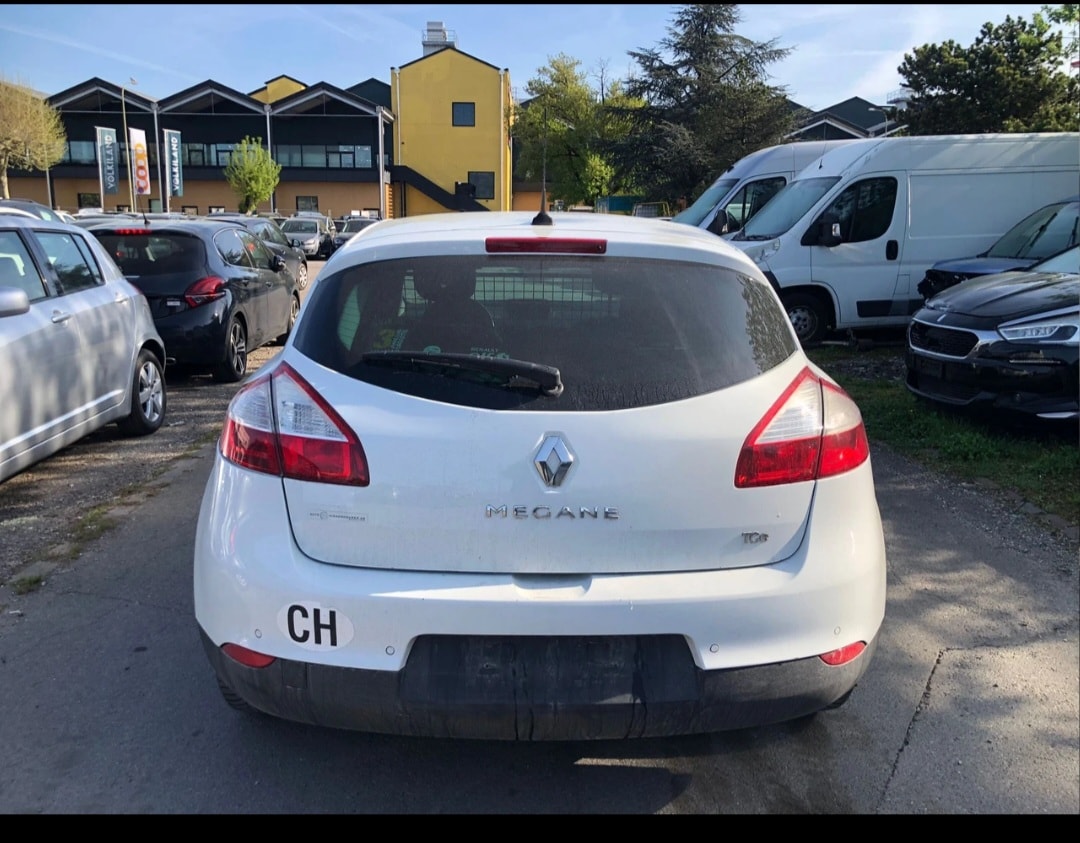 RENAULT Mégane 1.2 16V Turbo Bose-image-5