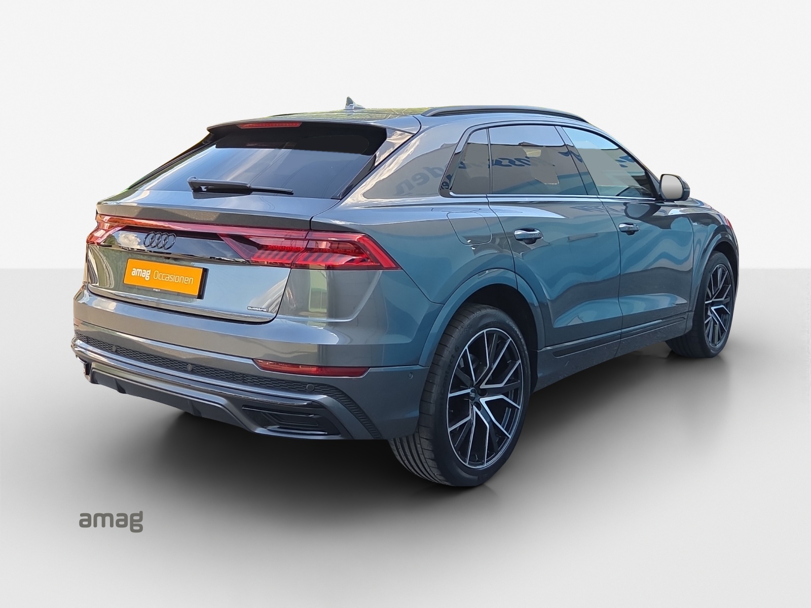 AUDI Q8 55 TFSI quattro tiptronic-image-4