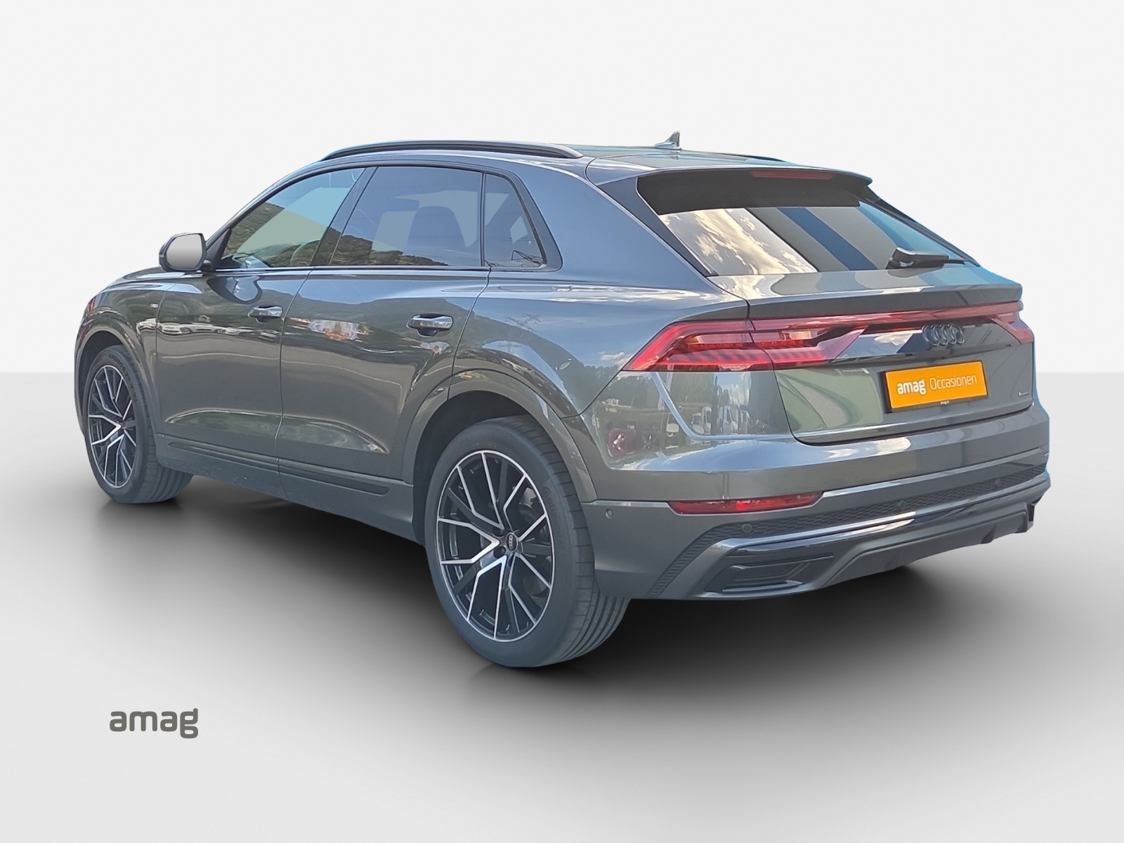 AUDI Q8 55 TFSI quattro tiptronic-image-2