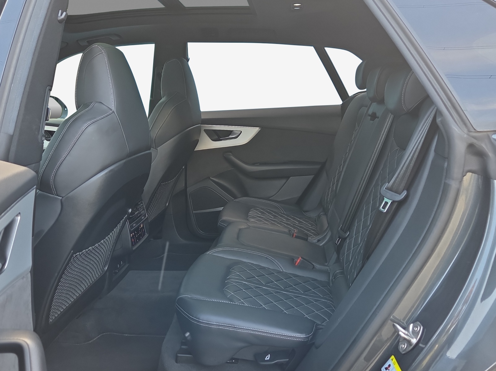 AUDI Q8 55 TFSI quattro tiptronic-image-11
