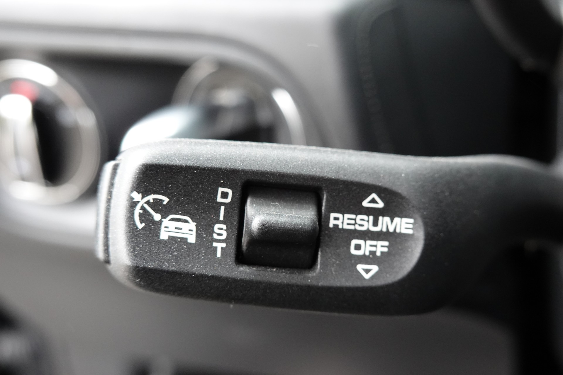 PORSCHE Macan Turbo PDK - "CH Auto * Pack Chrono * Sièges 18 Pos. * Caméra 360' * Echap. Sport"-image-13
