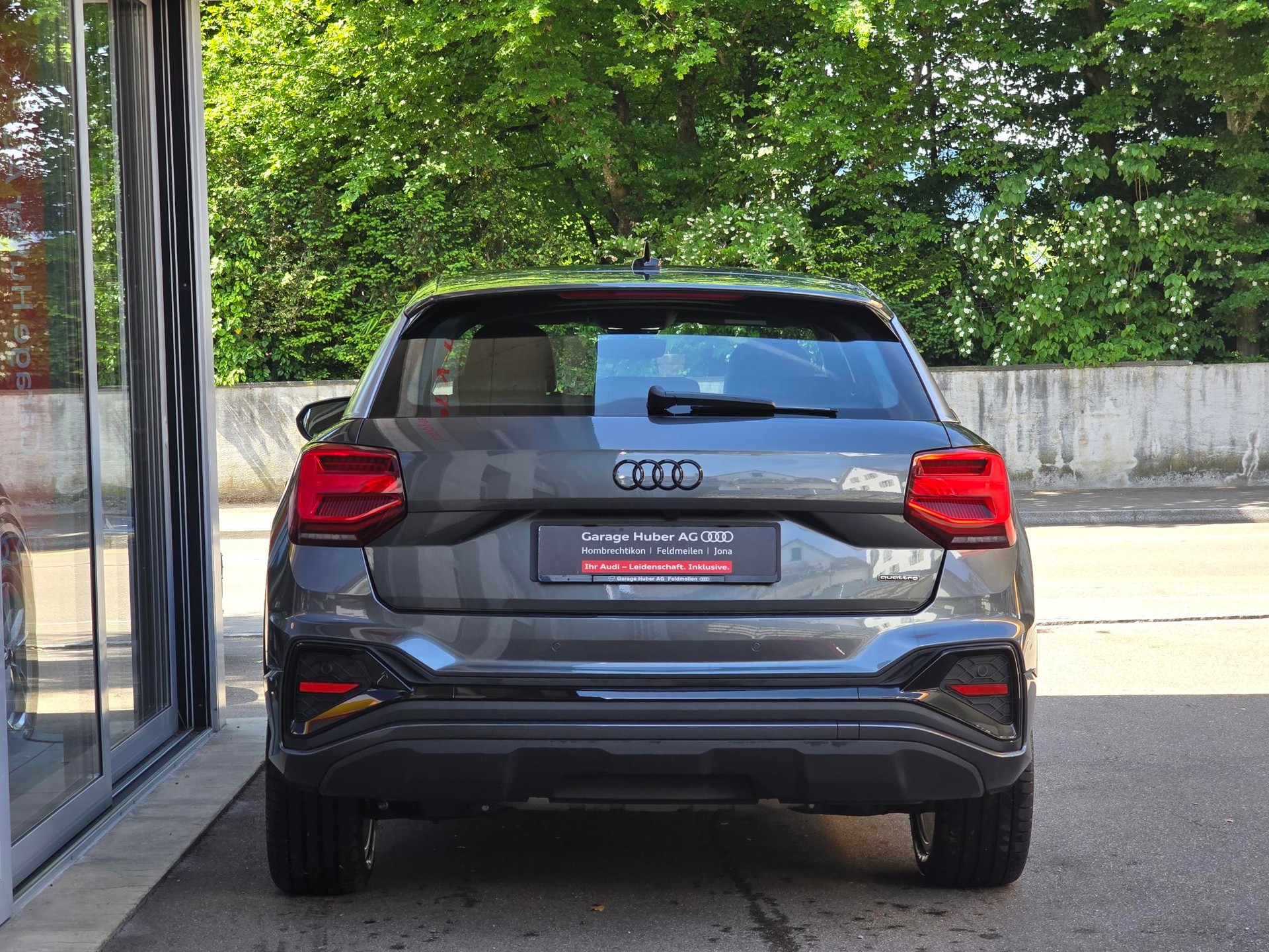 AUDI Q2 40 TFSI S line quattro S-tronic-showroom-element-3