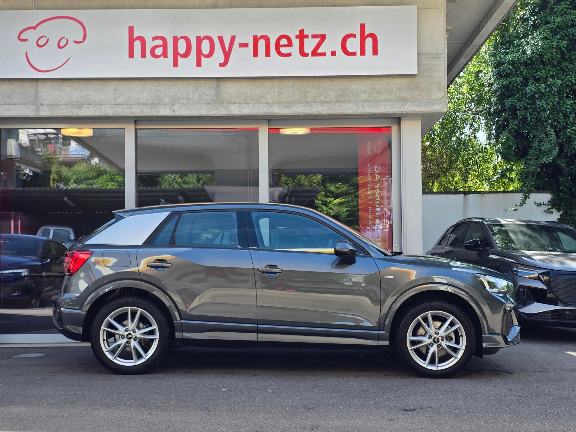 AUDI Q2 40 TFSI S line quattro S-tronic-showroom-element-1