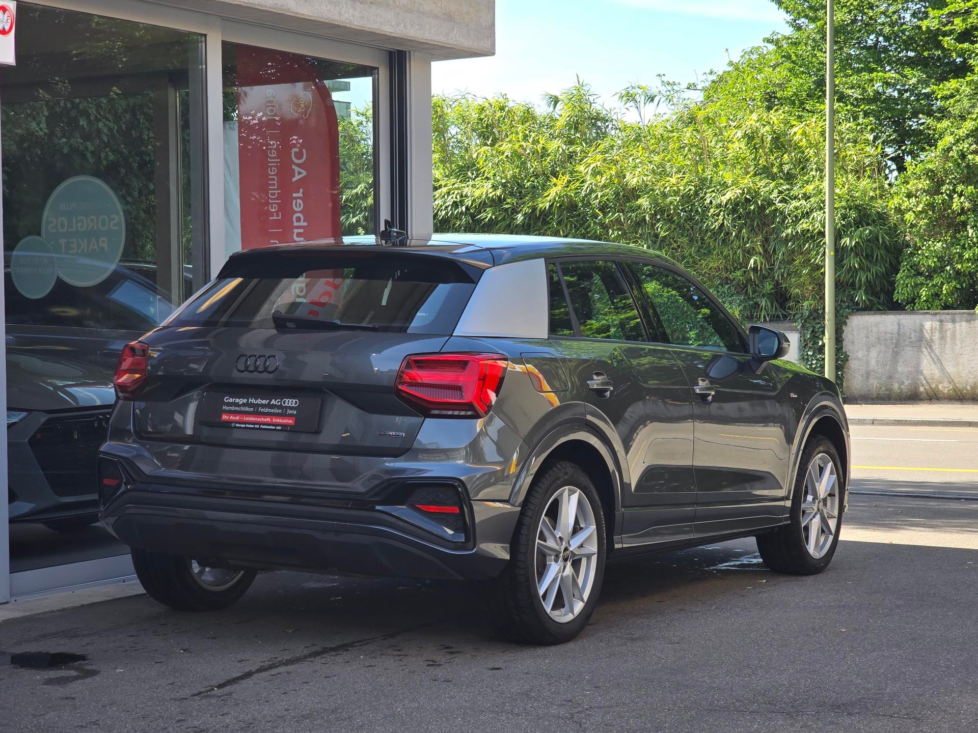 AUDI Q2 40 TFSI S line quattro S-tronic-showroom-element-2