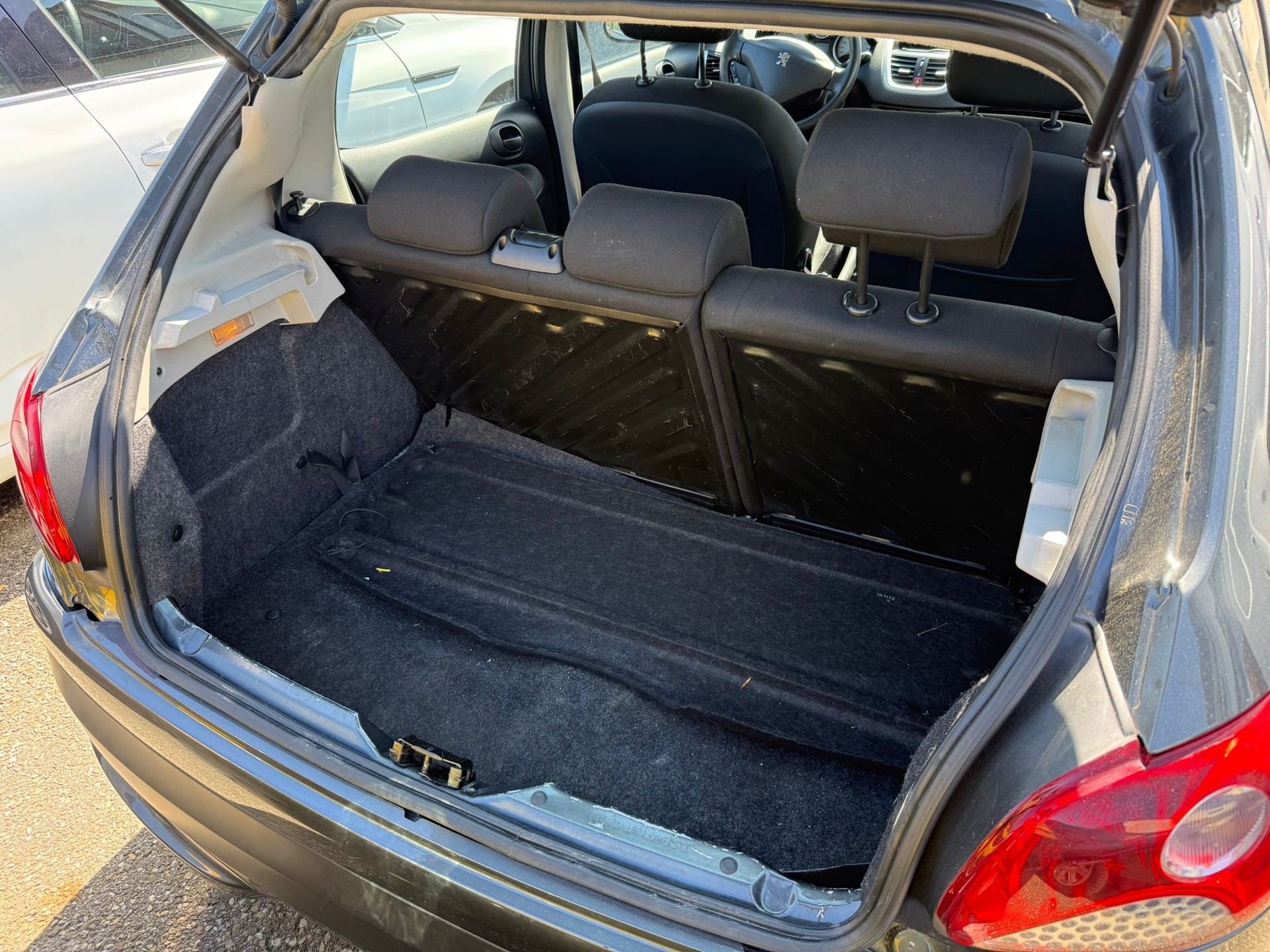 PEUGEOT 206+ 1.4 Trendy-image-10