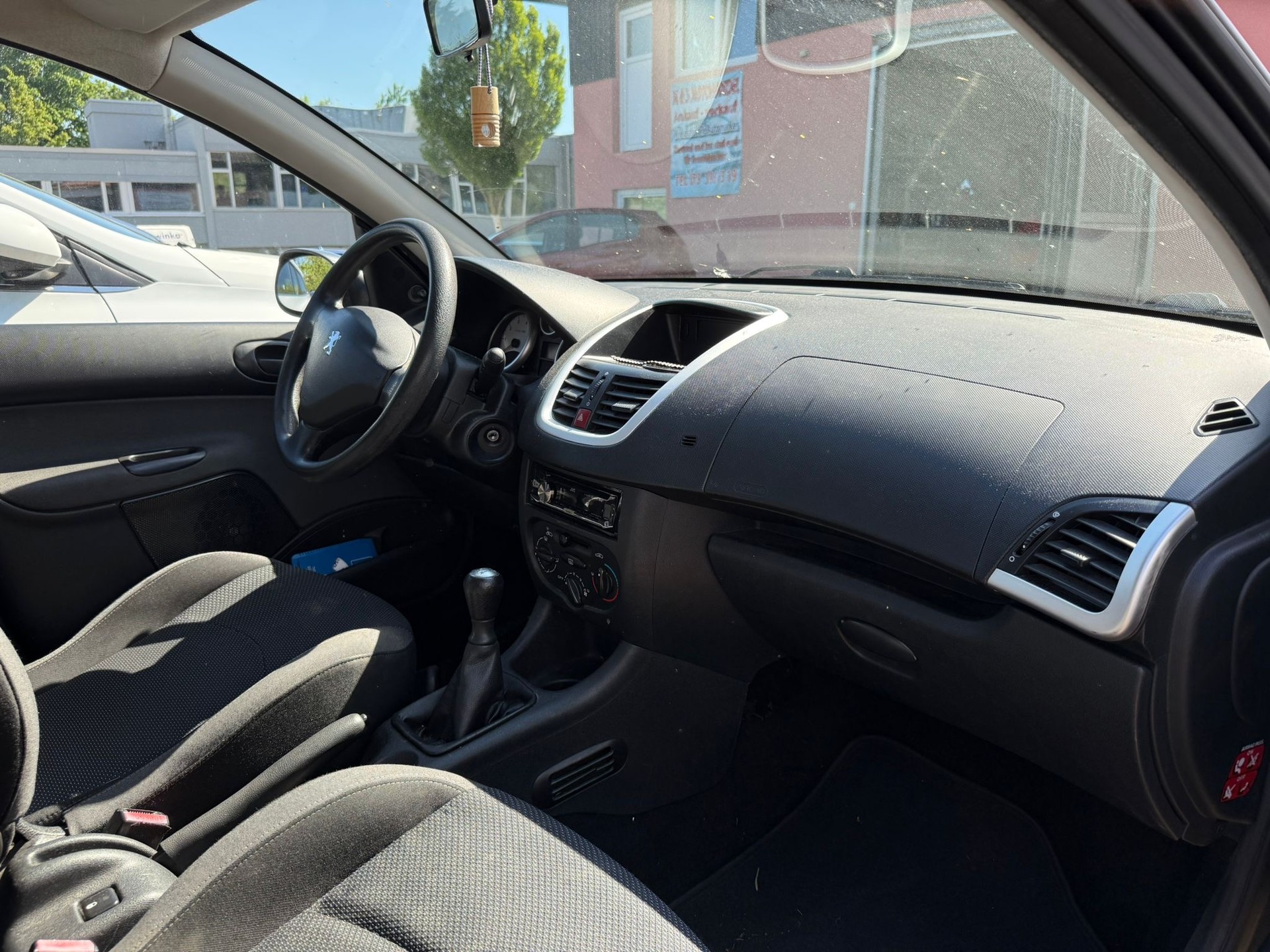 PEUGEOT 206+ 1.4 Trendy-image-12
