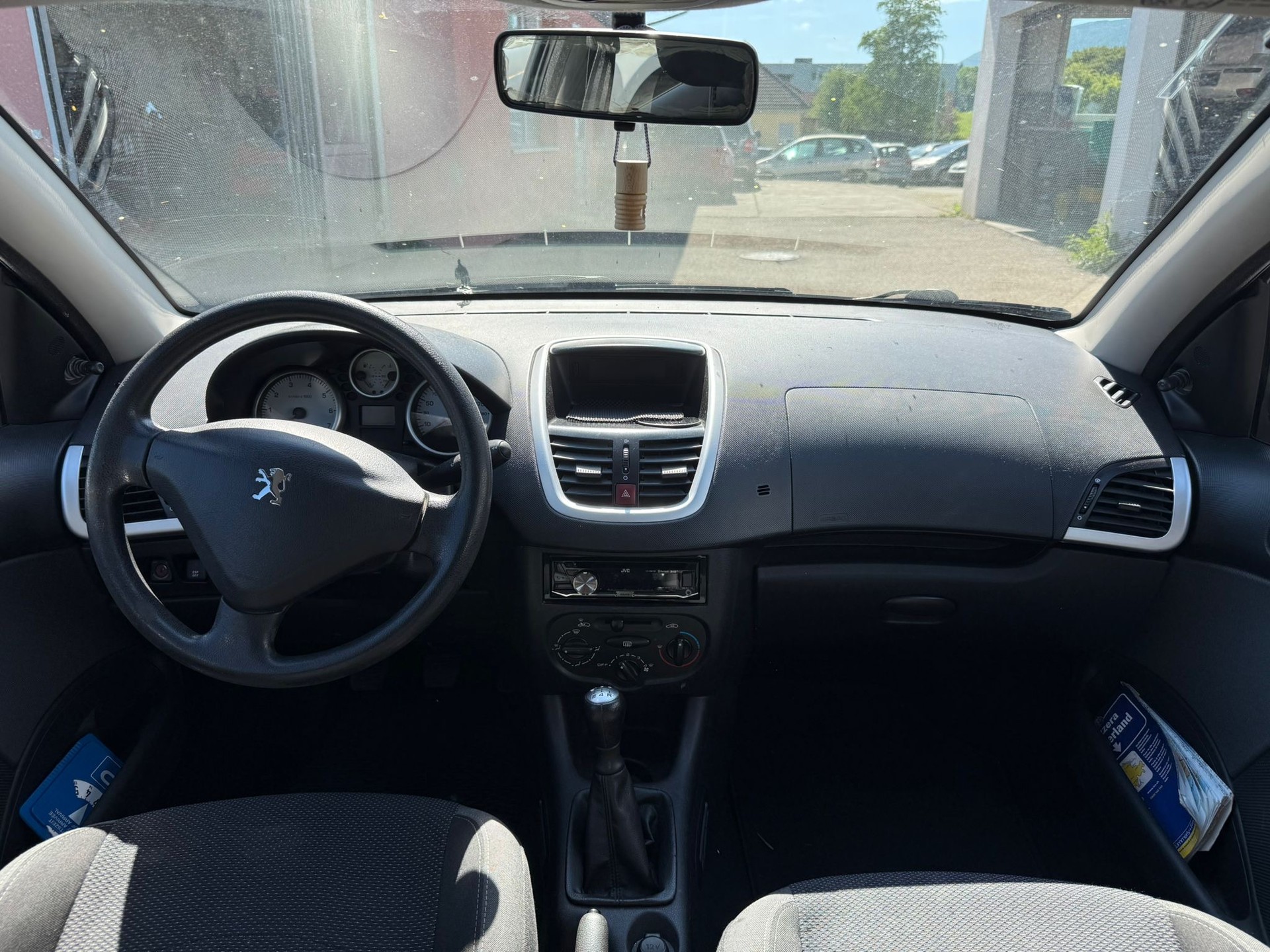 PEUGEOT 206+ 1.4 Trendy-image-8
