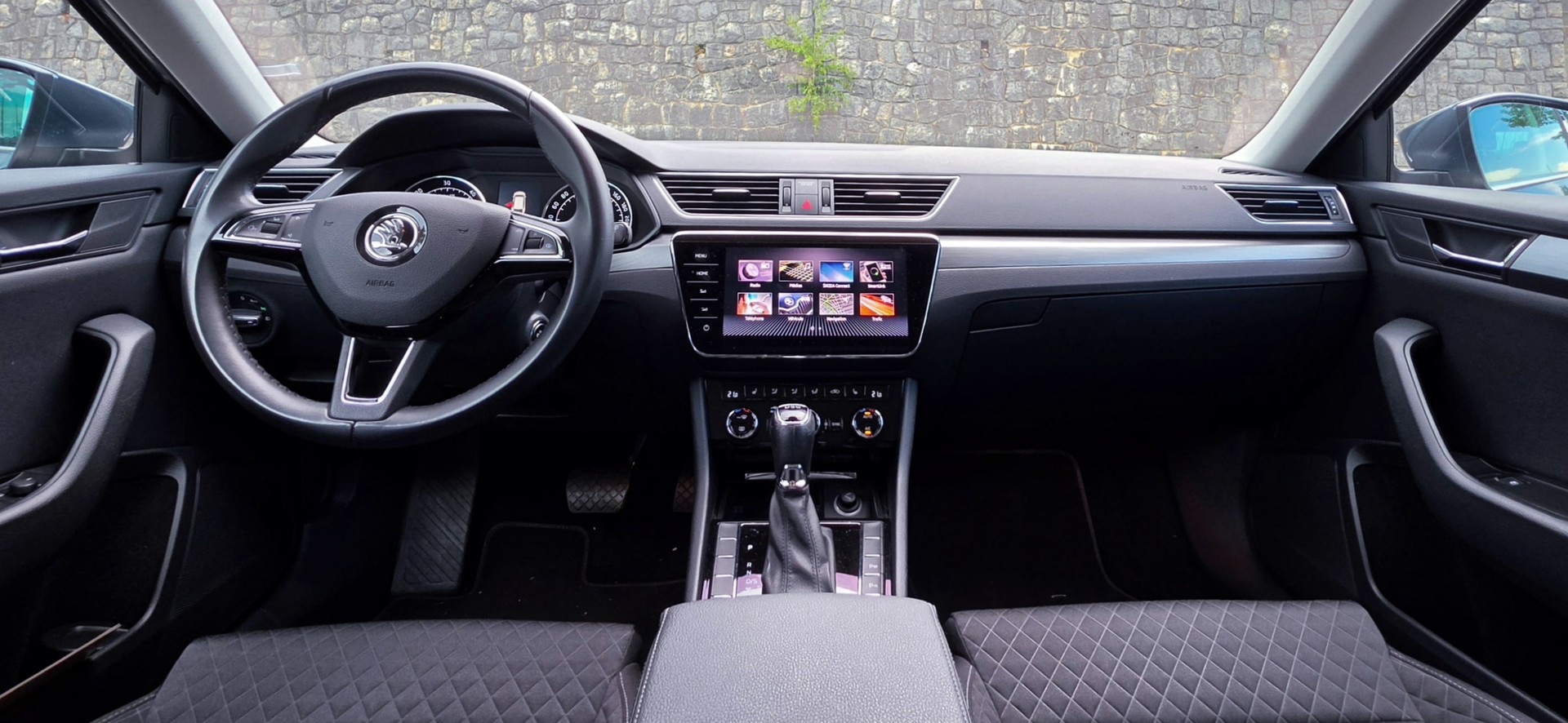 SKODA Superb Combi 2.0 TDI DSG-image-11