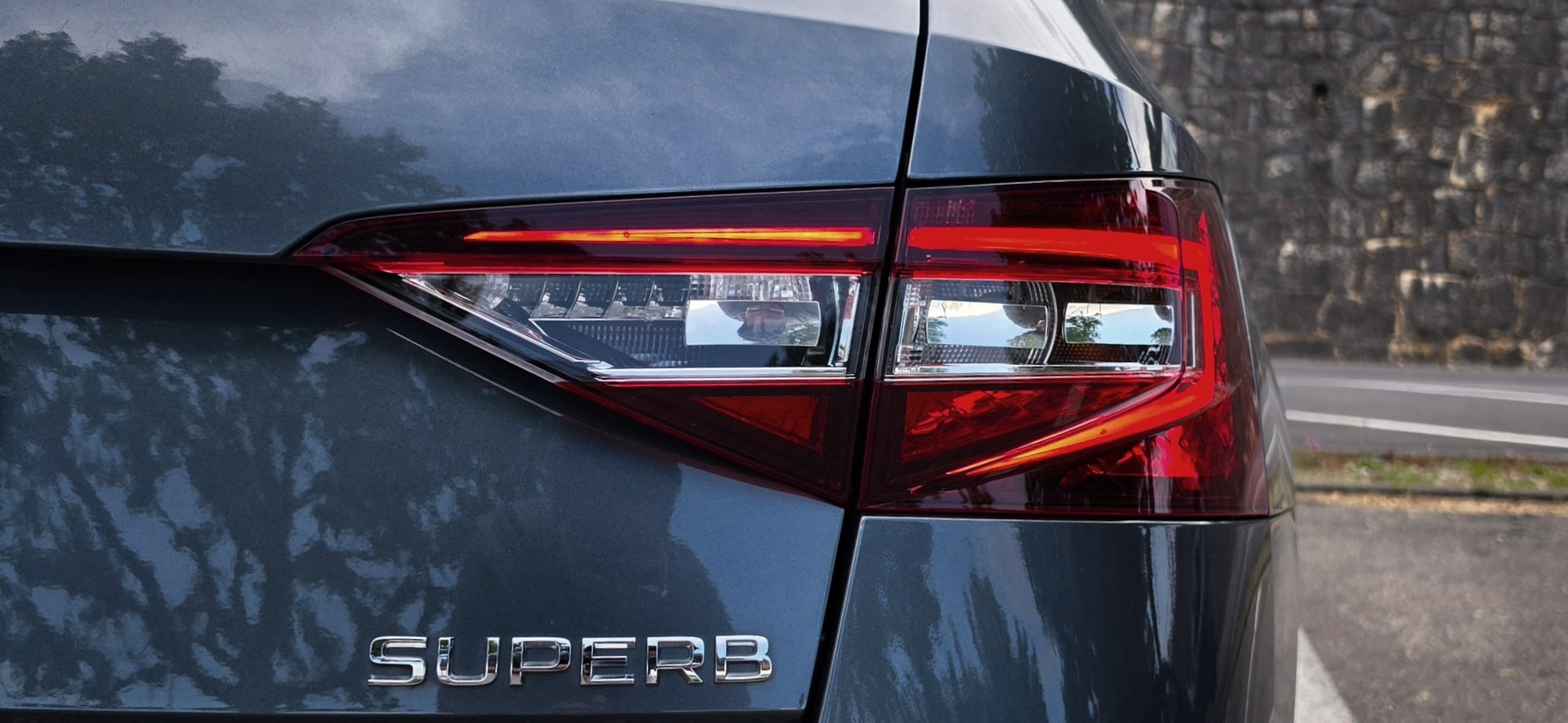 SKODA Superb Combi 2.0 TDI DSG-image-9