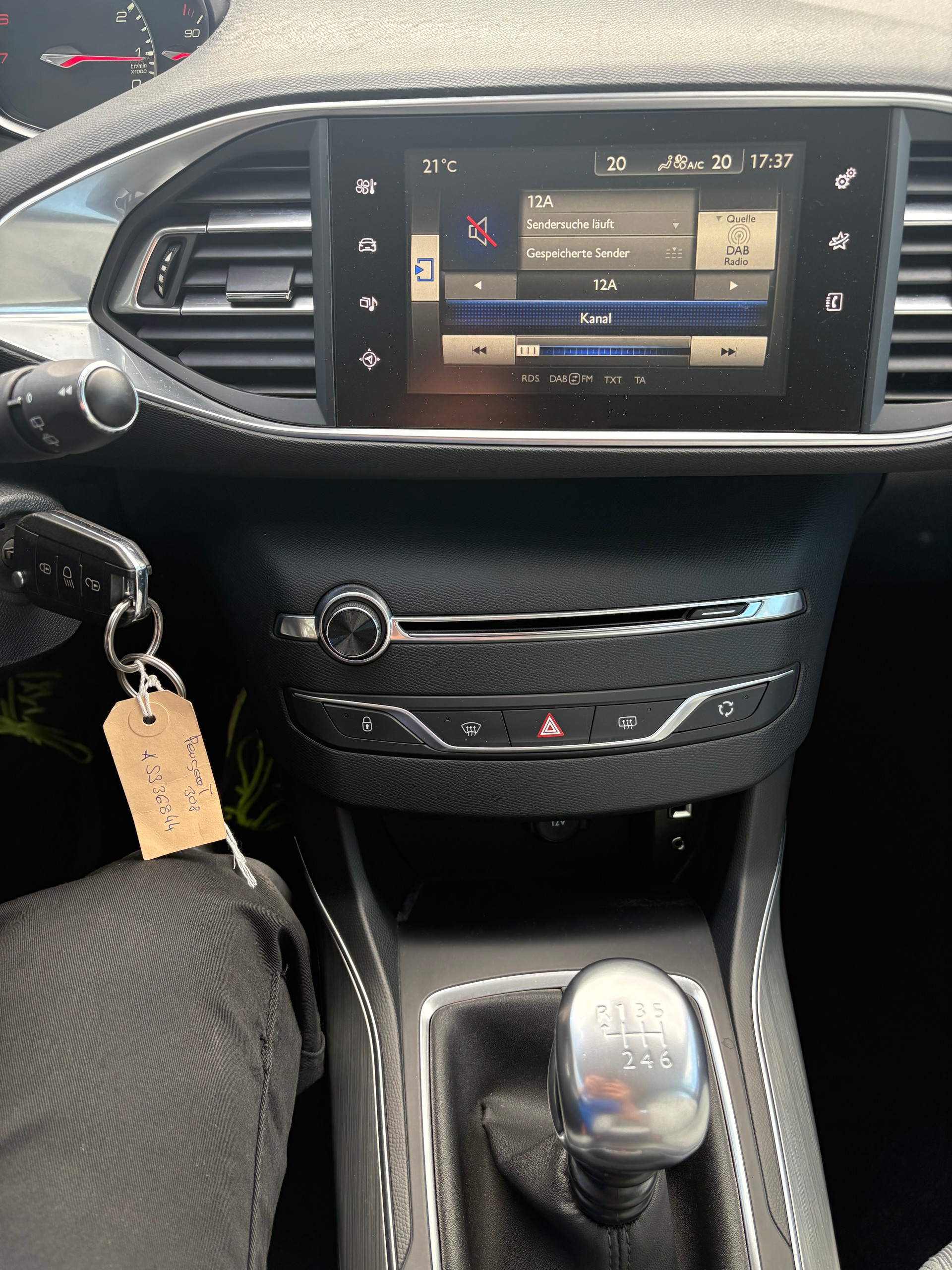 PEUGEOT 308 1.2 PureTech 130 Allure S/S-image-8