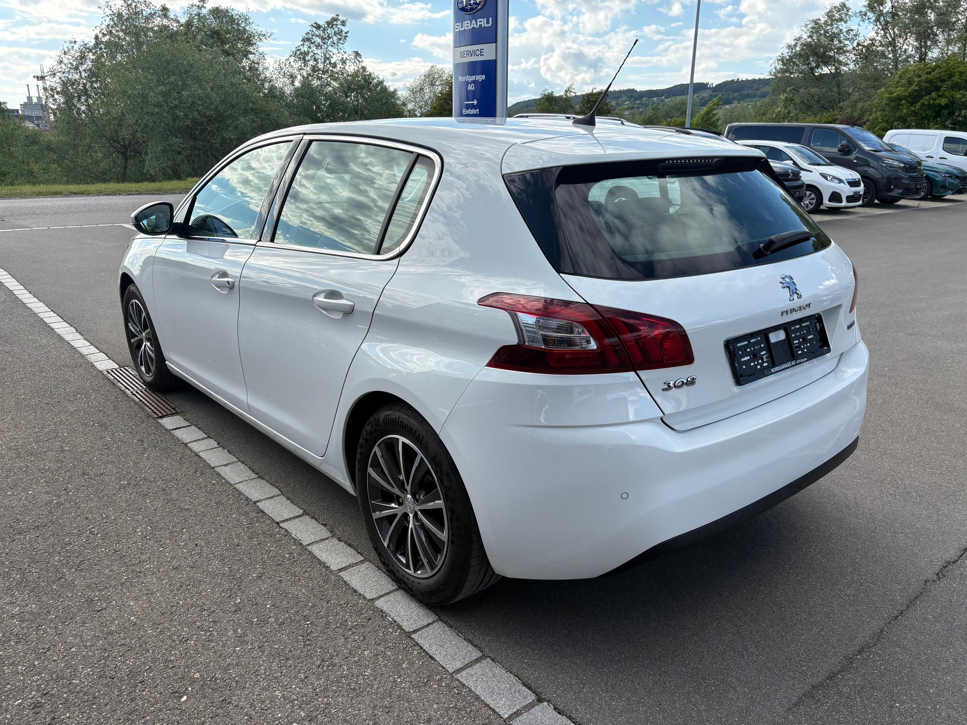 PEUGEOT 308 1.2 PureTech 130 Allure S/S-image-4