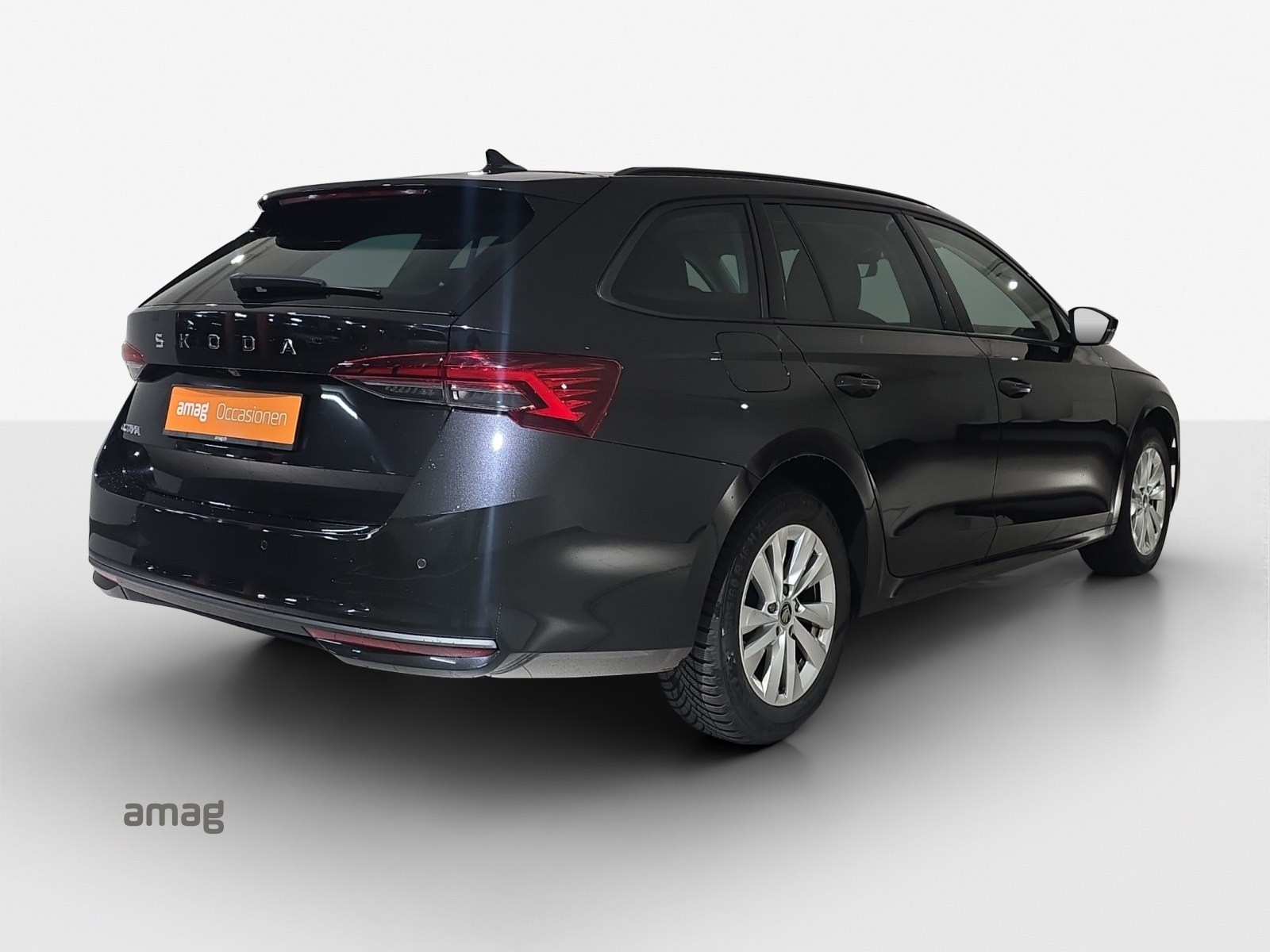 SKODA Octavia Combi 1.5 TSI mHEV DSG Dynamic-image-4