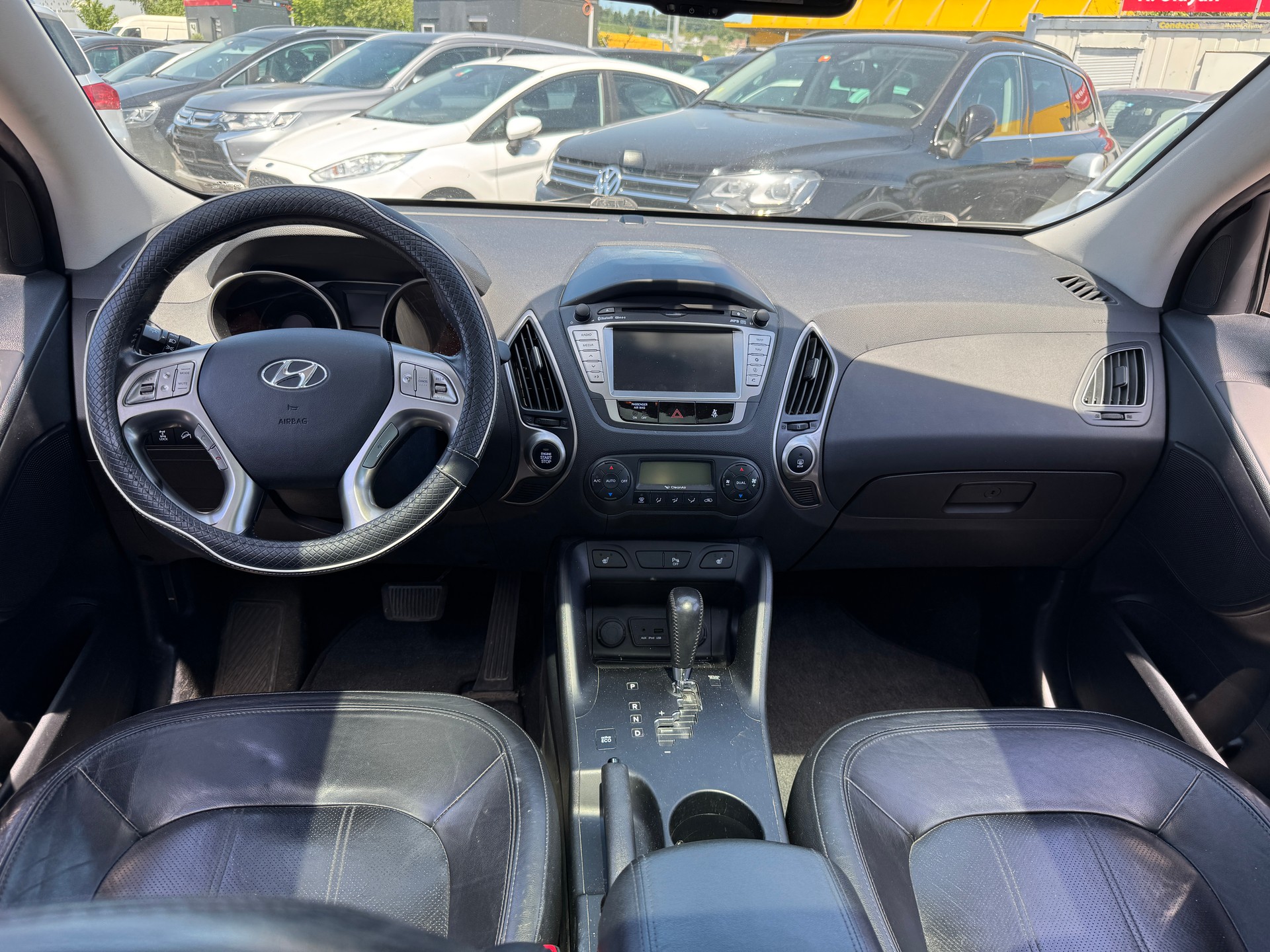 HYUNDAI iX 35 2.0 CRDi Premium 4WD Automatic-image-7
