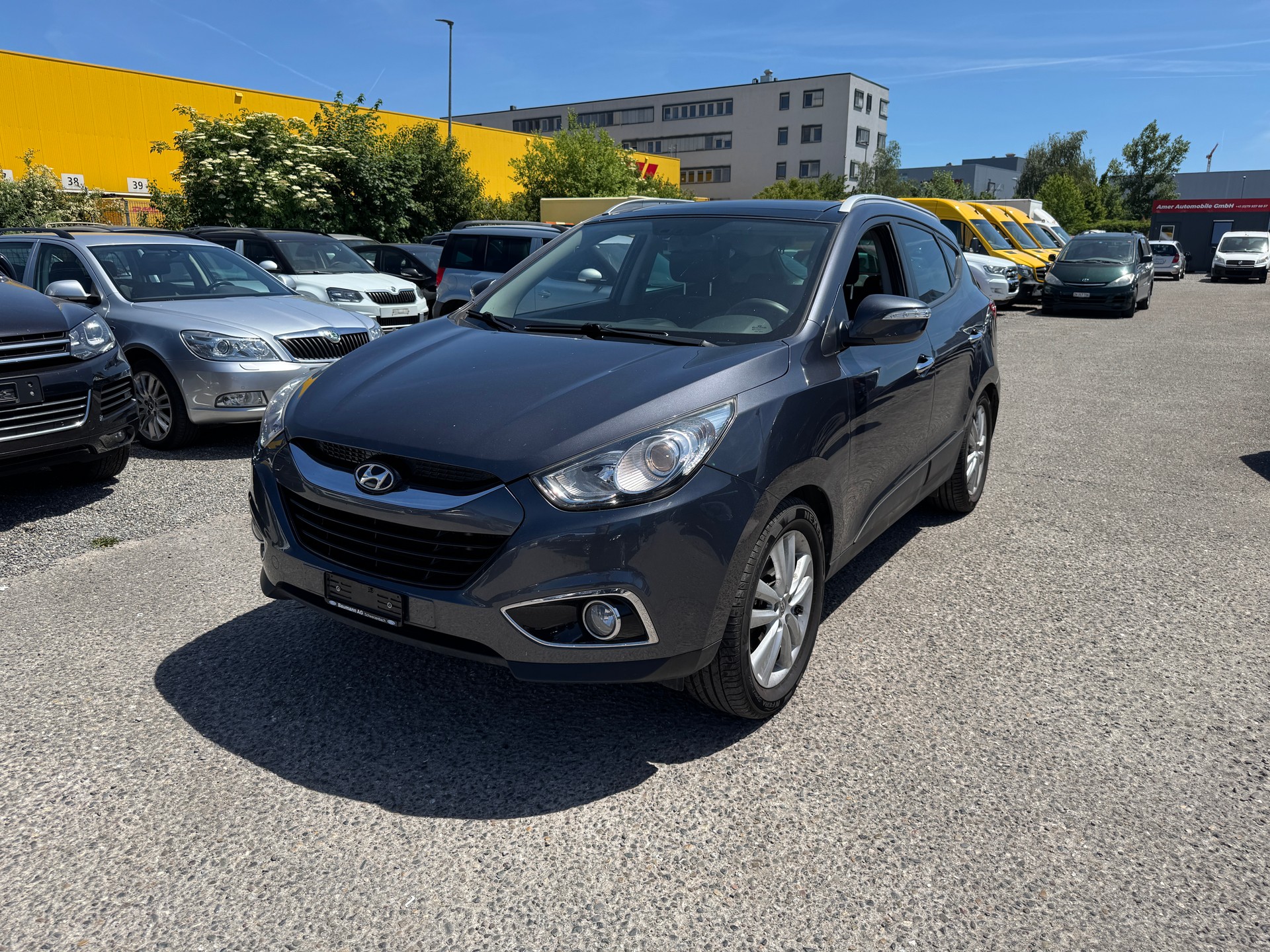 HYUNDAI iX 35 2.0 CRDi Premium 4WD Automatic-image-2