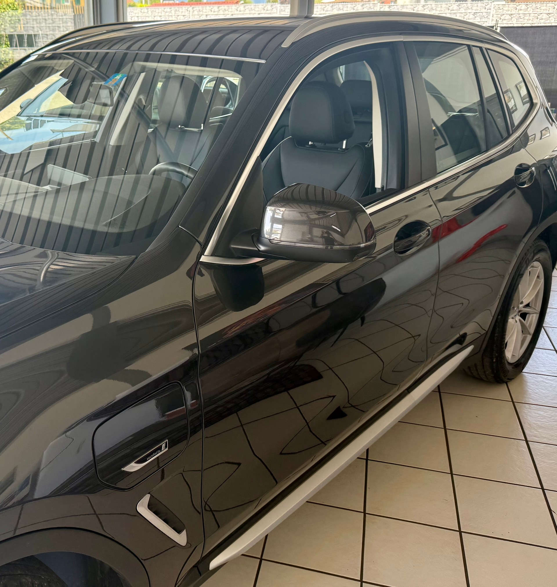 BMW X3 xDrive 30e-showroom-element-3