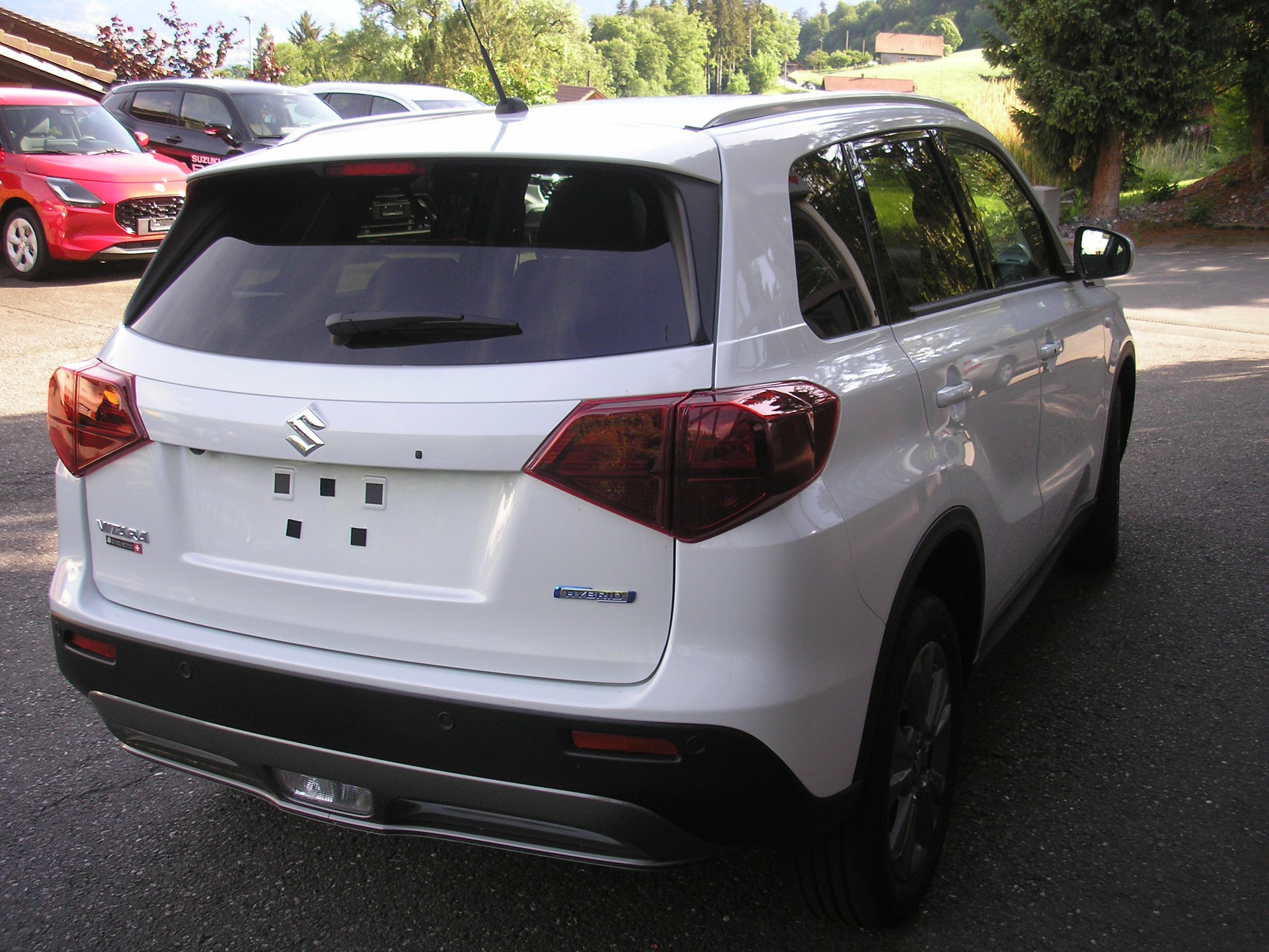 SUZUKI Vitara 1.4 Boosterjet Compact + 4x4 Hybrid Automatic-image-2