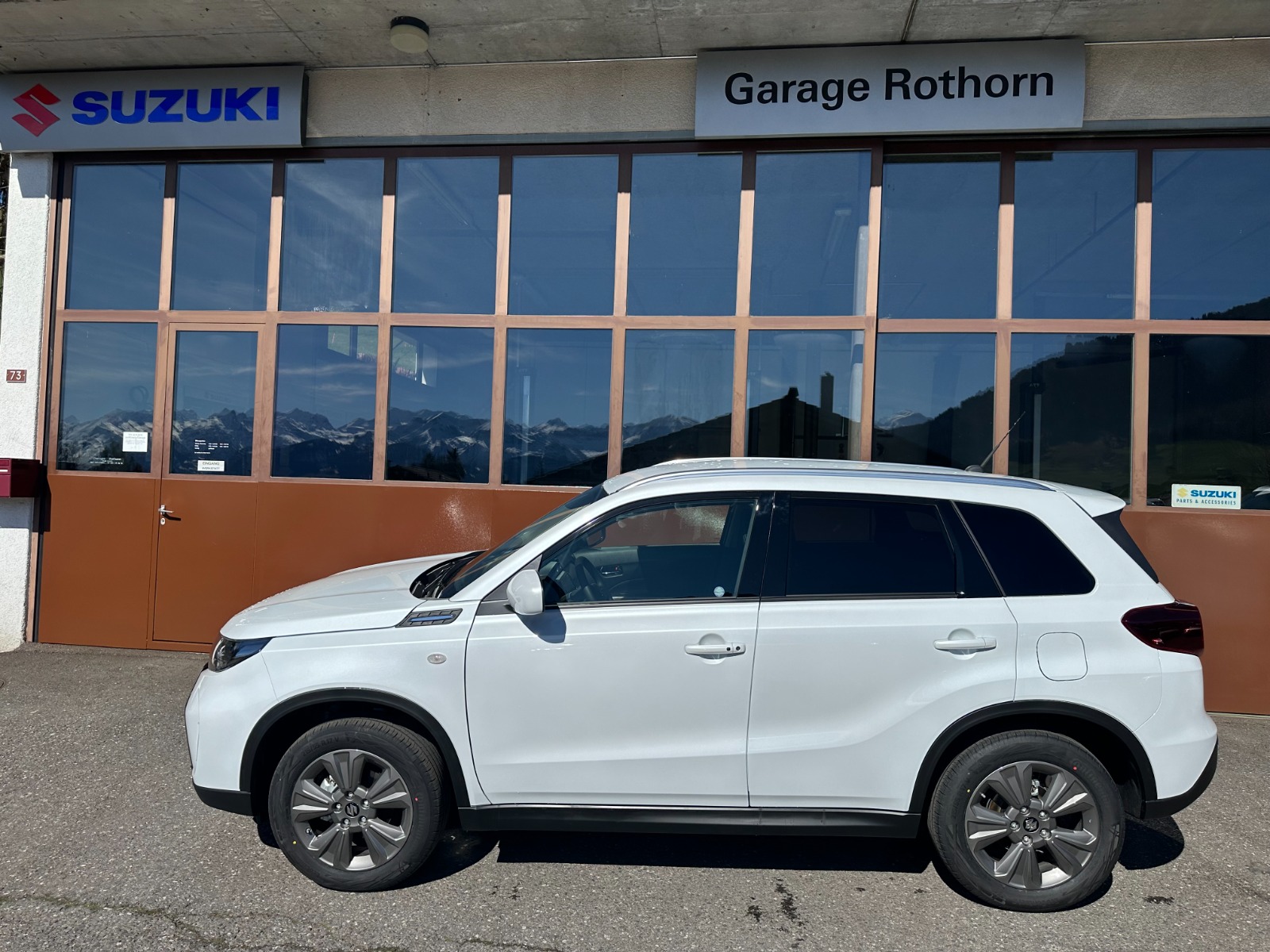 SUZUKI Vitara 1.4 Boosterjet Compact + 4x4 Hybrid Automatic-image-5