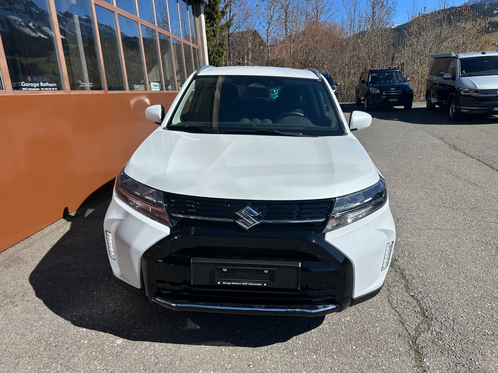 SUZUKI Vitara 1.4 Boosterjet Compact + 4x4 Hybrid Automatic-image-2