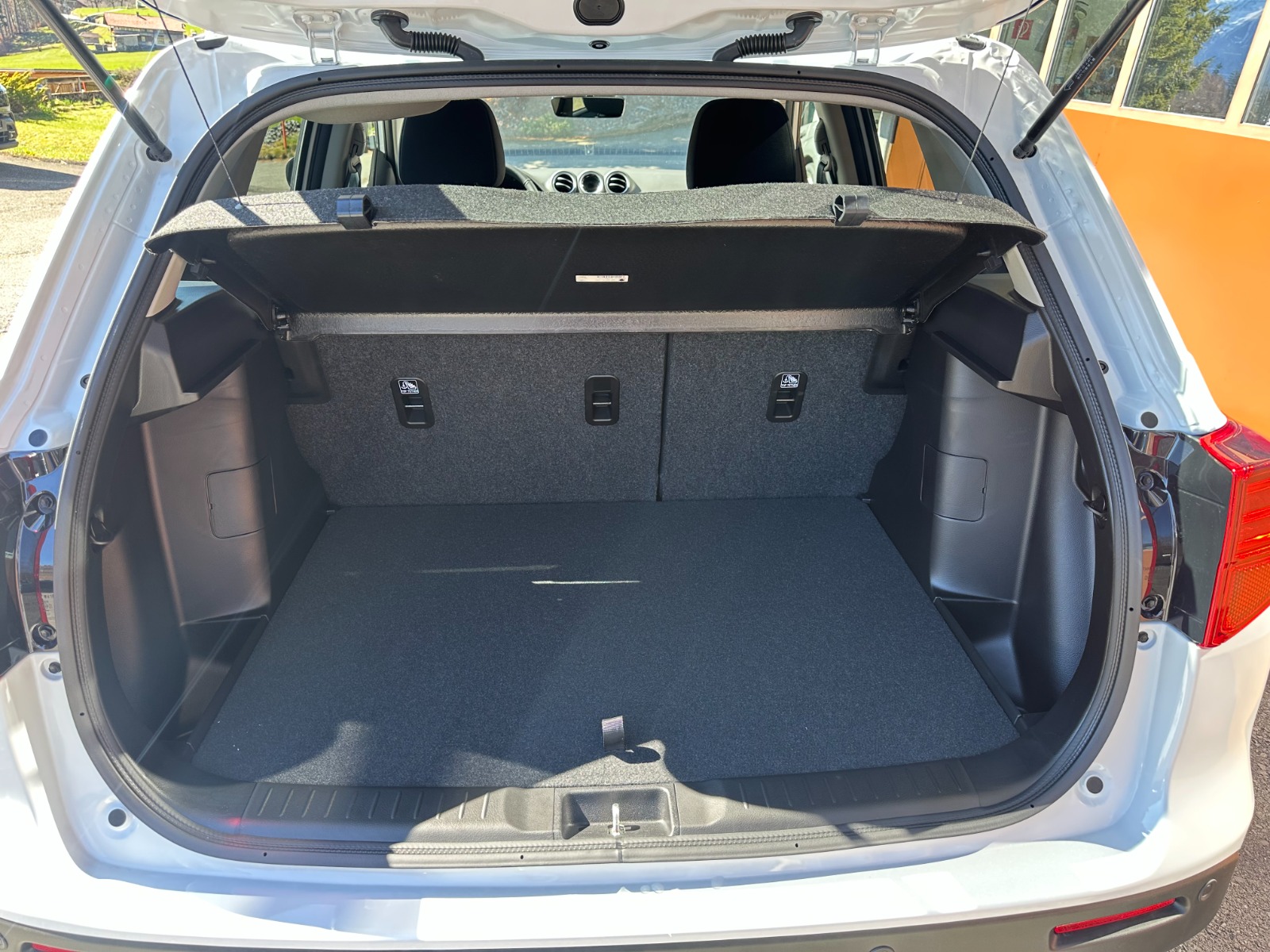 SUZUKI Vitara 1.4 Boosterjet Compact + 4x4 Hybrid Automatic-image-6