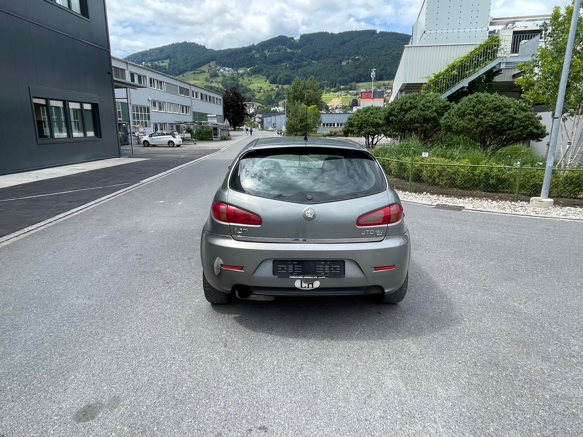 ALFA ROMEO 147 1.9 16V JTD Progression-image-3