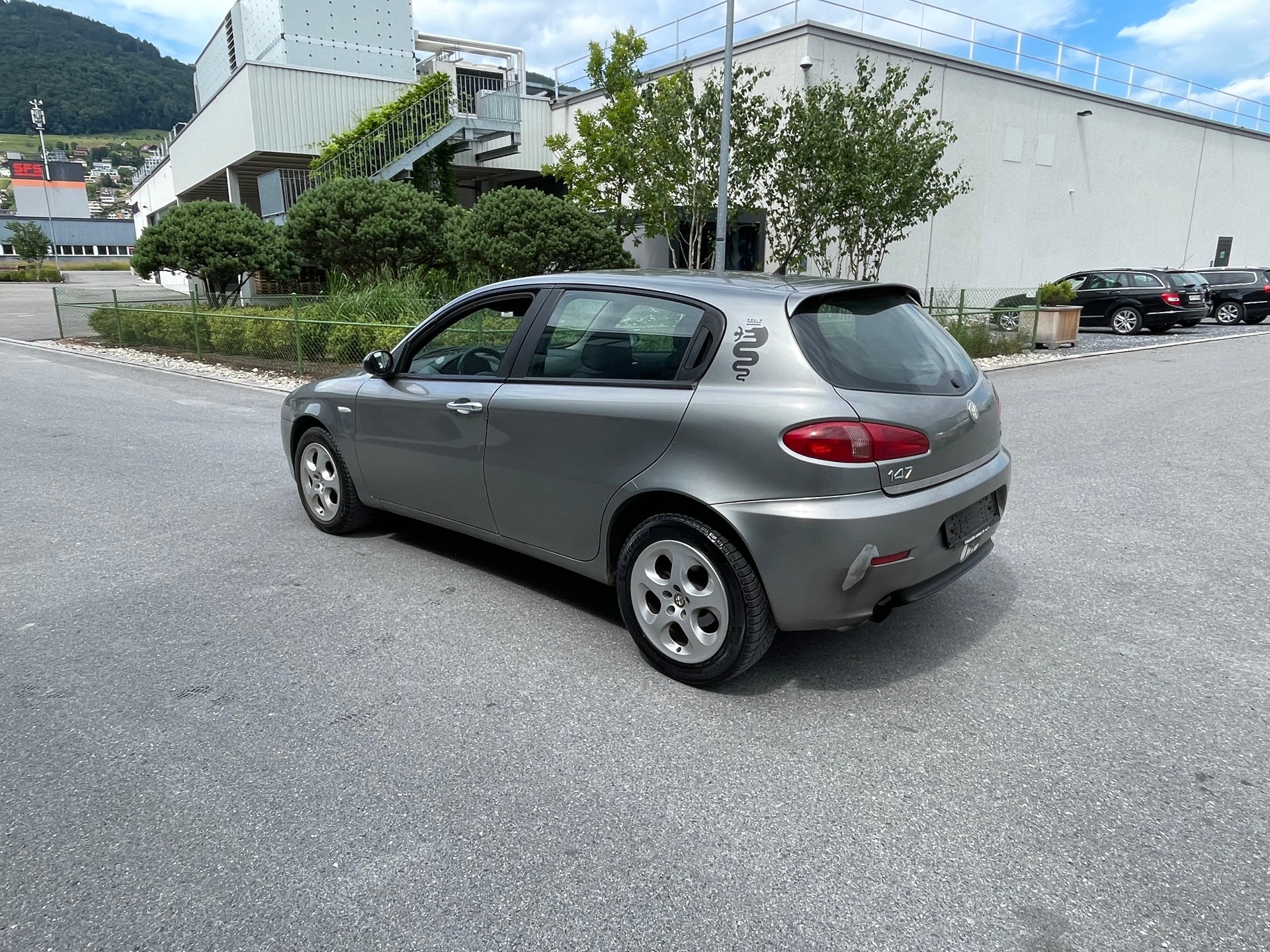 ALFA ROMEO 147 1.9 16V JTD Progression-image-4