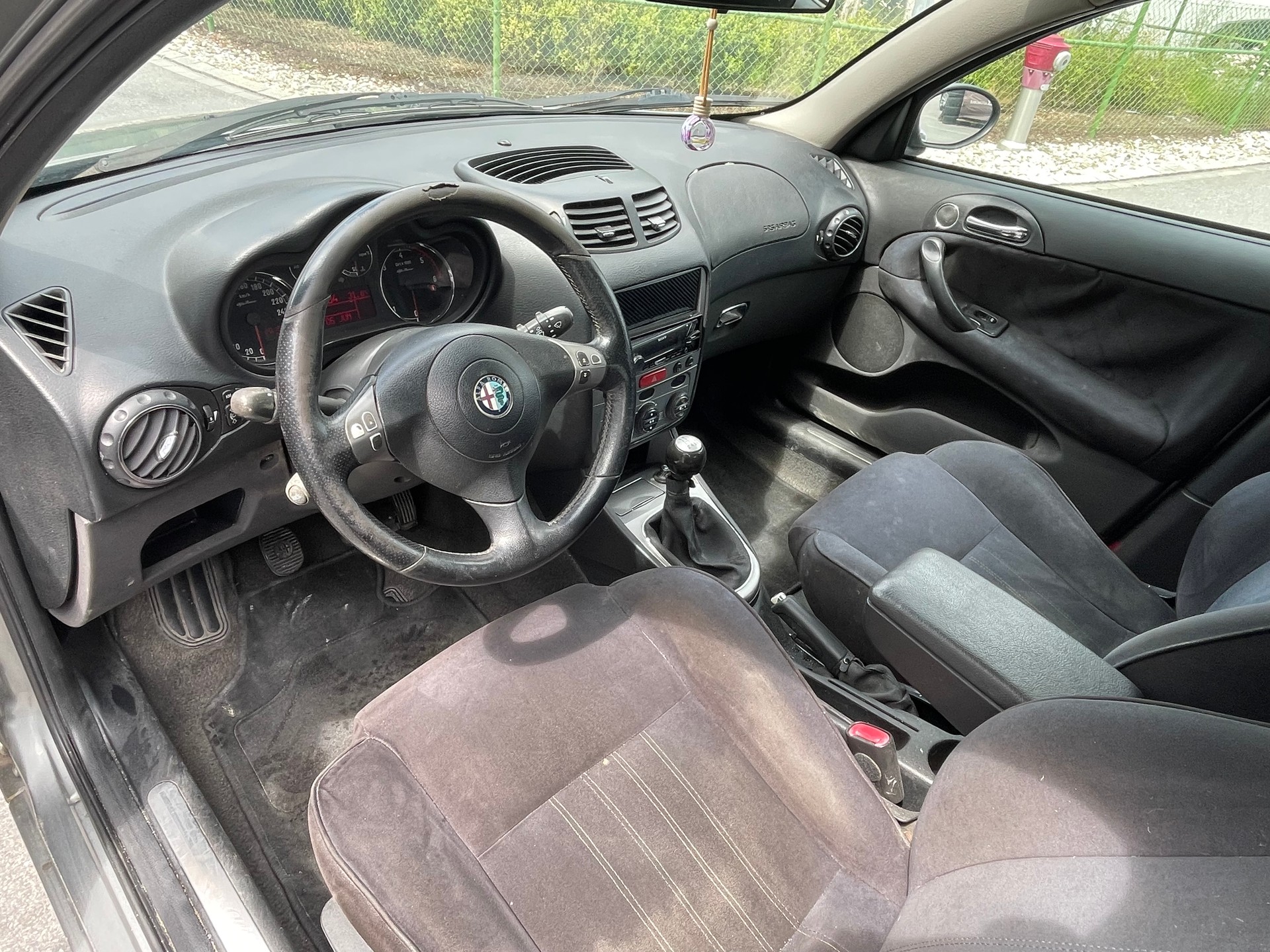 ALFA ROMEO 147 1.9 16V JTD Progression-image-10