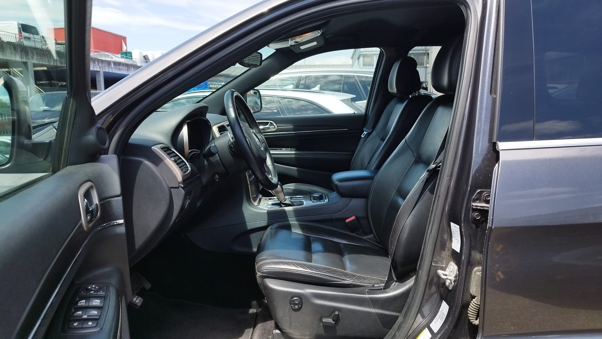 JEEP Grand Cherokee 3.0 CRD Limited Automatic-image-4