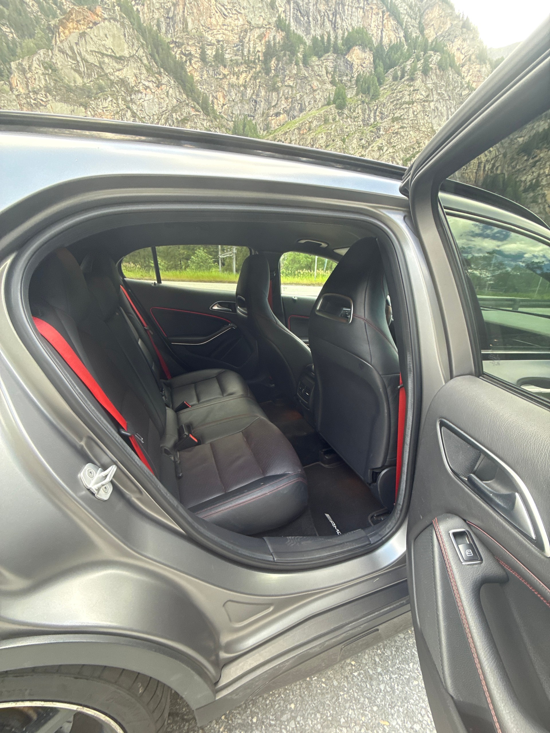 MERCEDES-BENZ GLA 45 AMG 4m-image-9