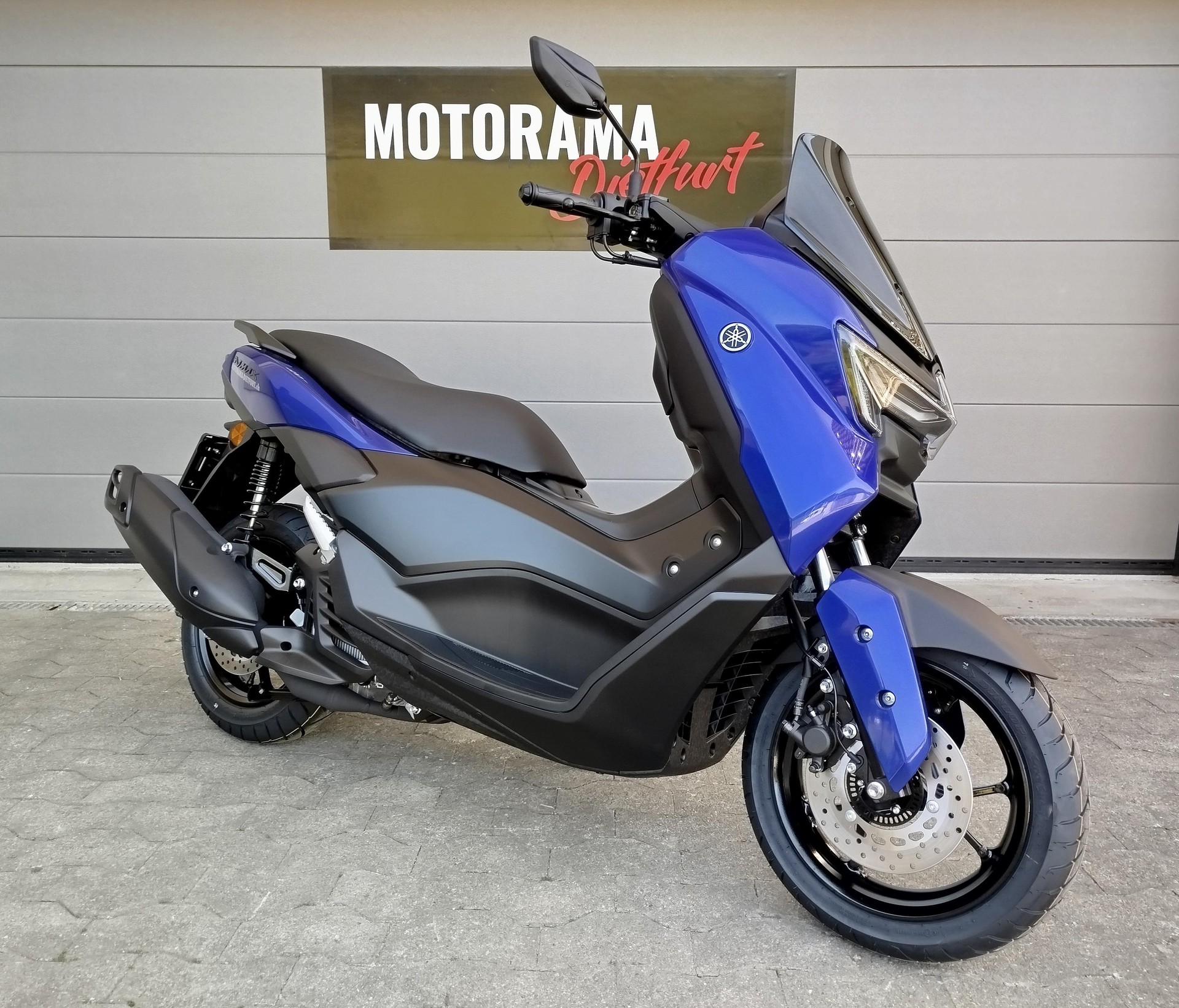 YAMAHA GPD125A N-Max-showroom-element-1