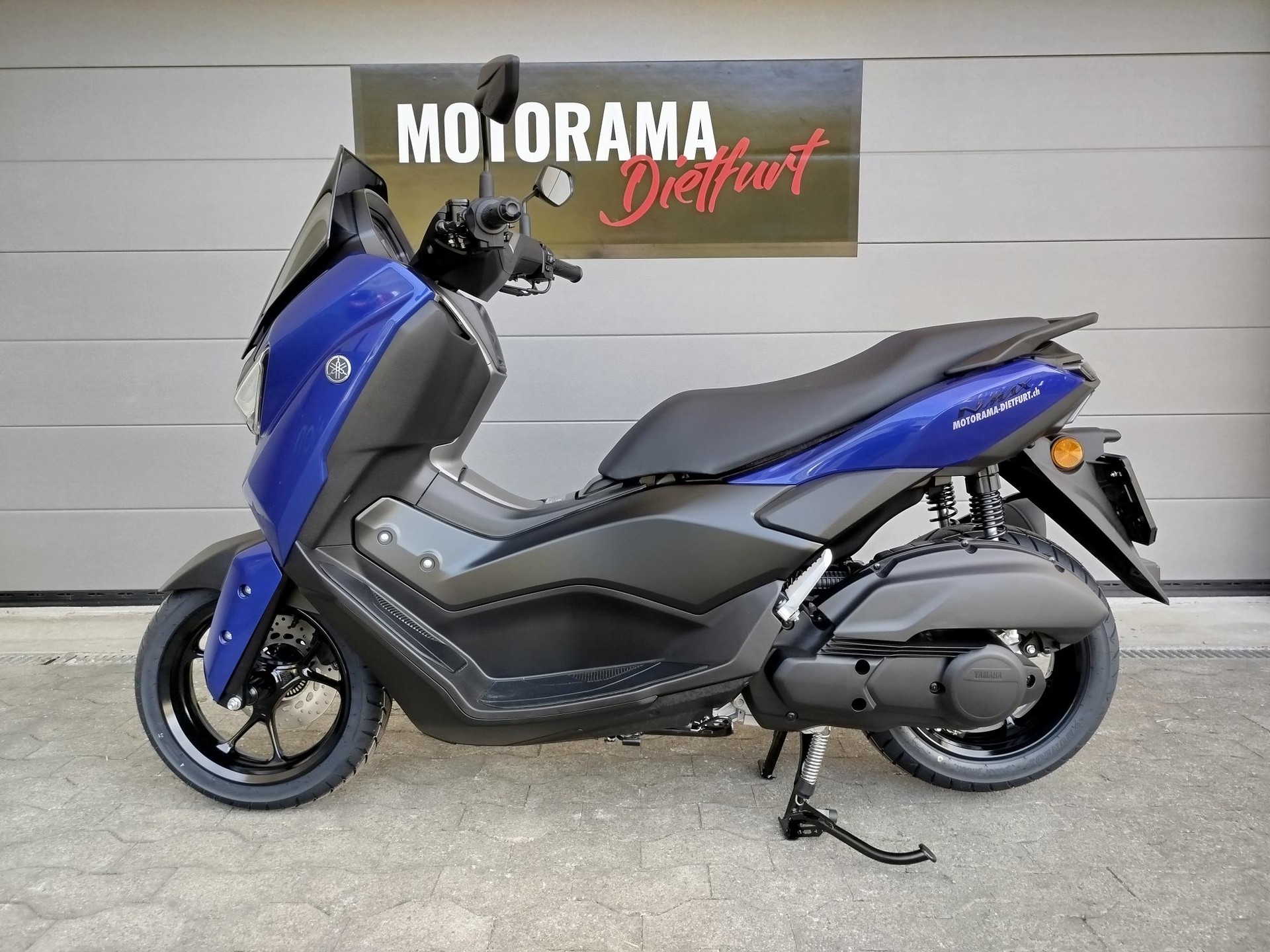 YAMAHA GPD125A N-Max-showroom-element-2