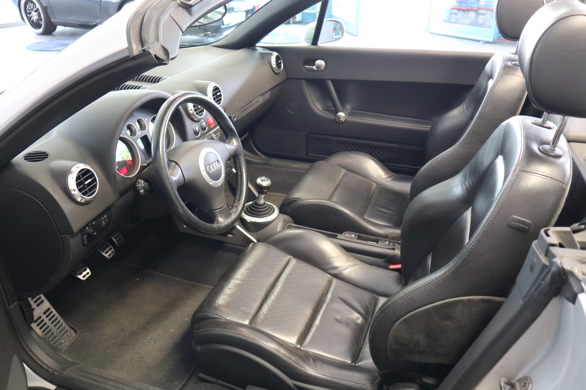 AUDI TT Roadster 1.8 T-image-13