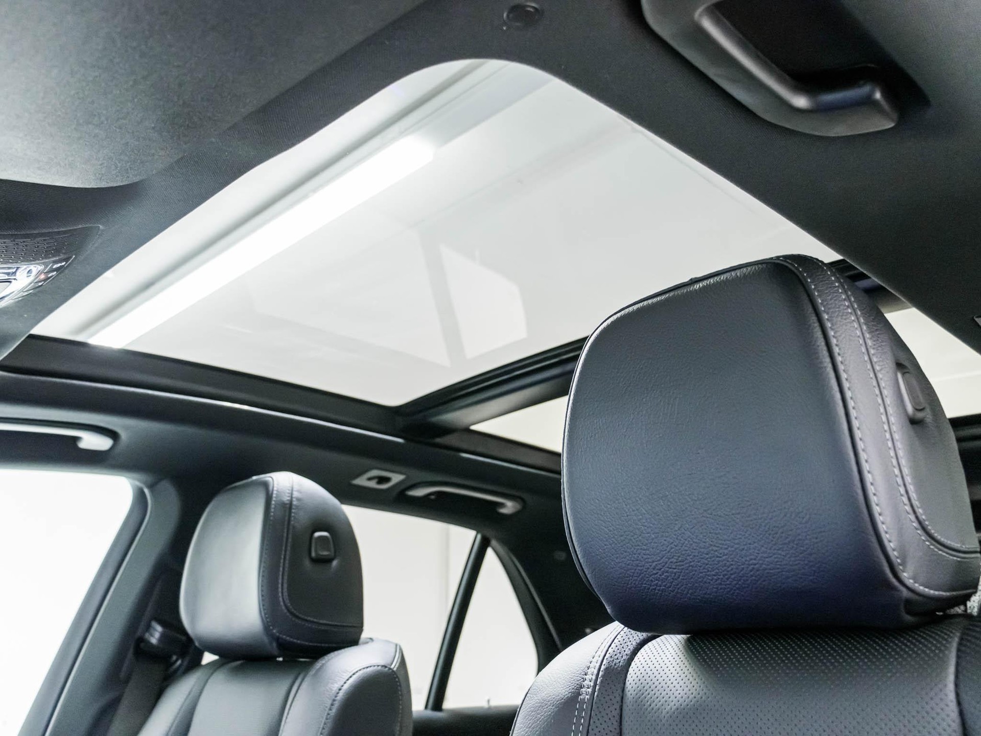 MERCEDES-BENZ GLE 400 e 4MATIC-image-8