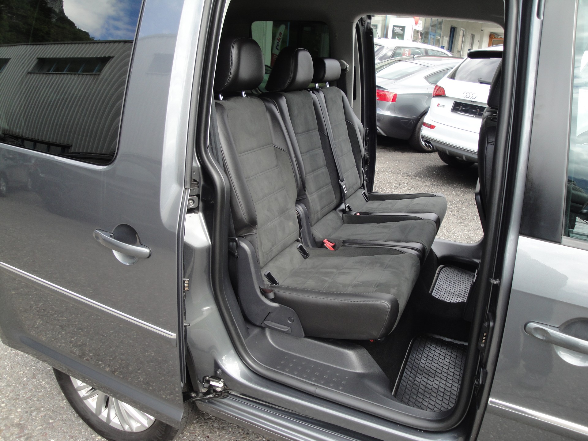 VW Caddy 2.0 TDI High 4M-image-10