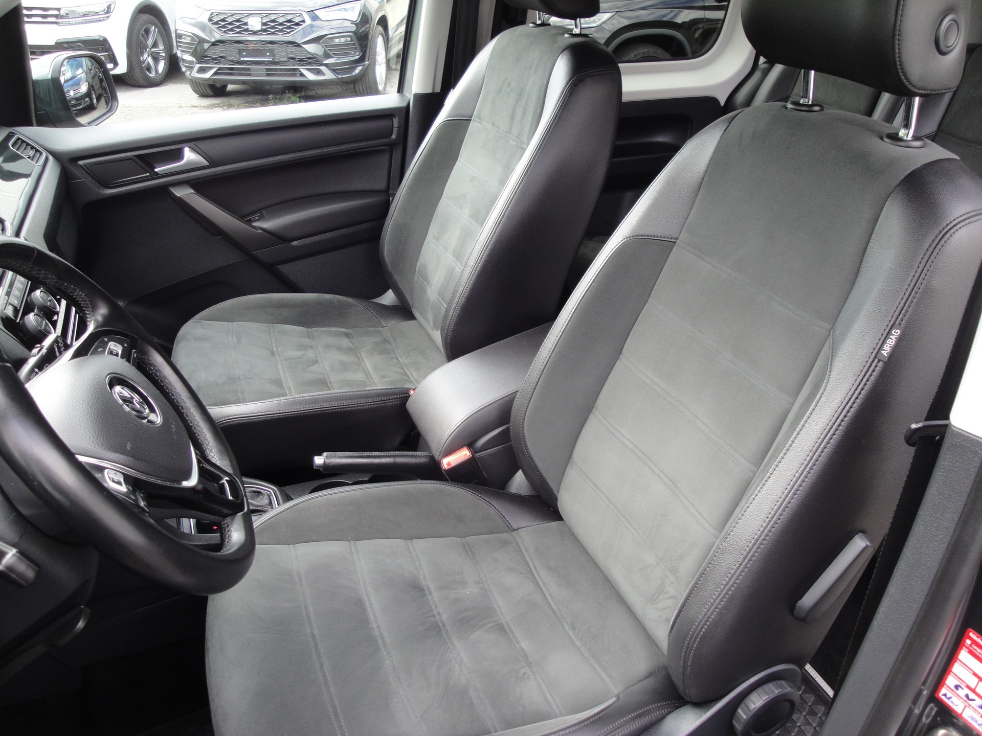 VW Caddy 2.0 TDI High 4M-image-14