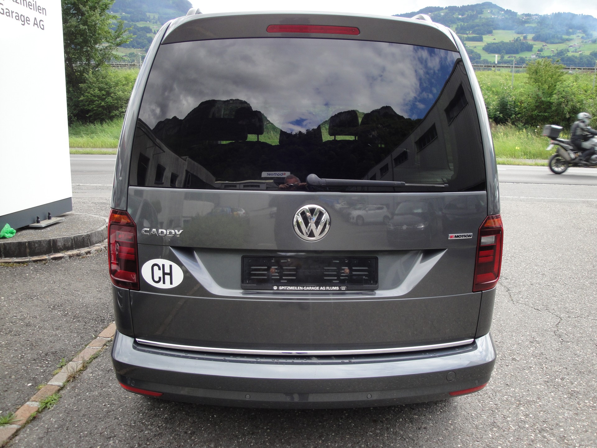 VW Caddy 2.0 TDI High 4M-image-2