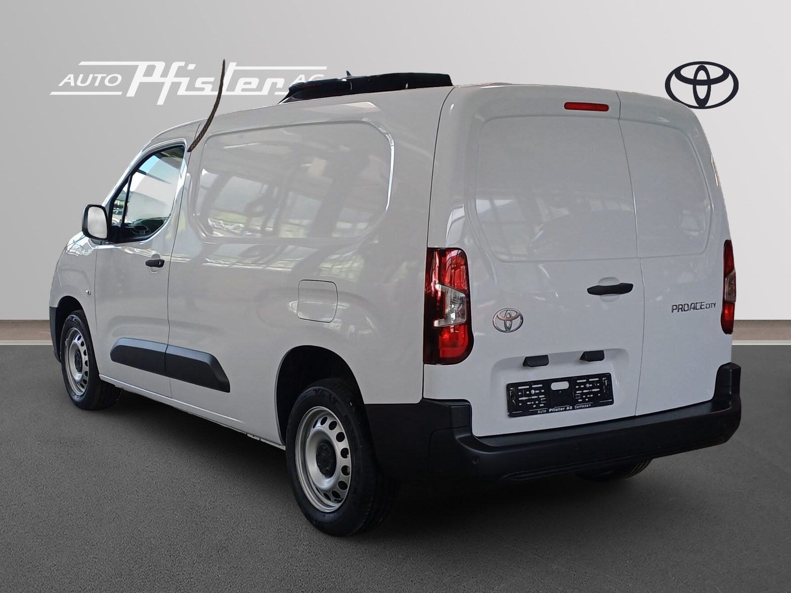 TOYOTA PROACE CITY Van L2 1.2 Active-image-3
