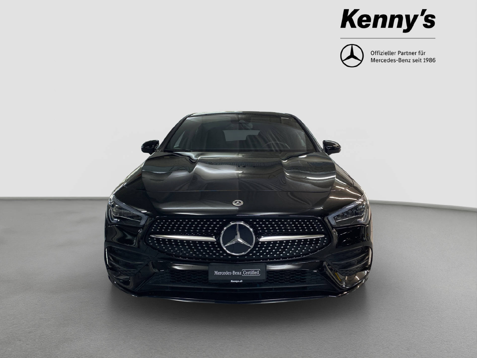 MERCEDES-BENZ CLA 200 AMG Line Shooting Brake-showroom-element-1