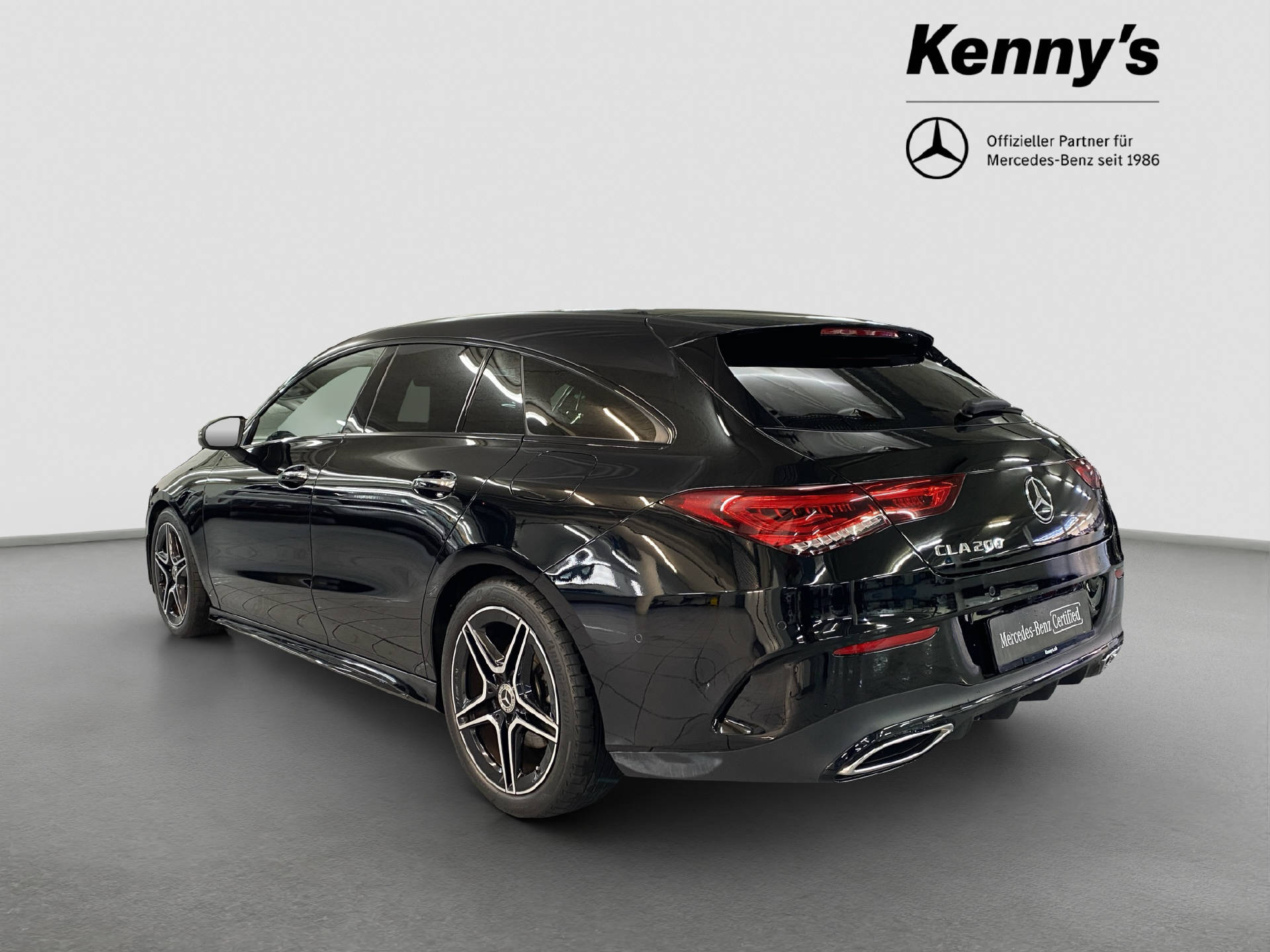 MERCEDES-BENZ CLA 200 AMG Line Shooting Brake-showroom-element-3