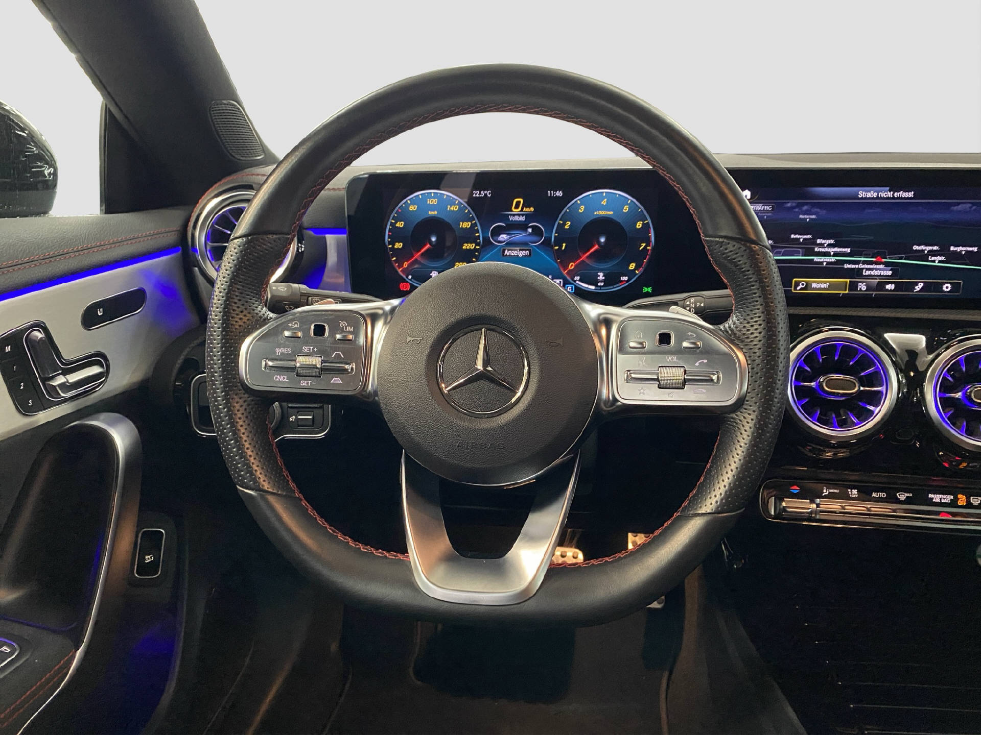 MERCEDES-BENZ CLA 200 AMG Line Shooting Brake-image-8