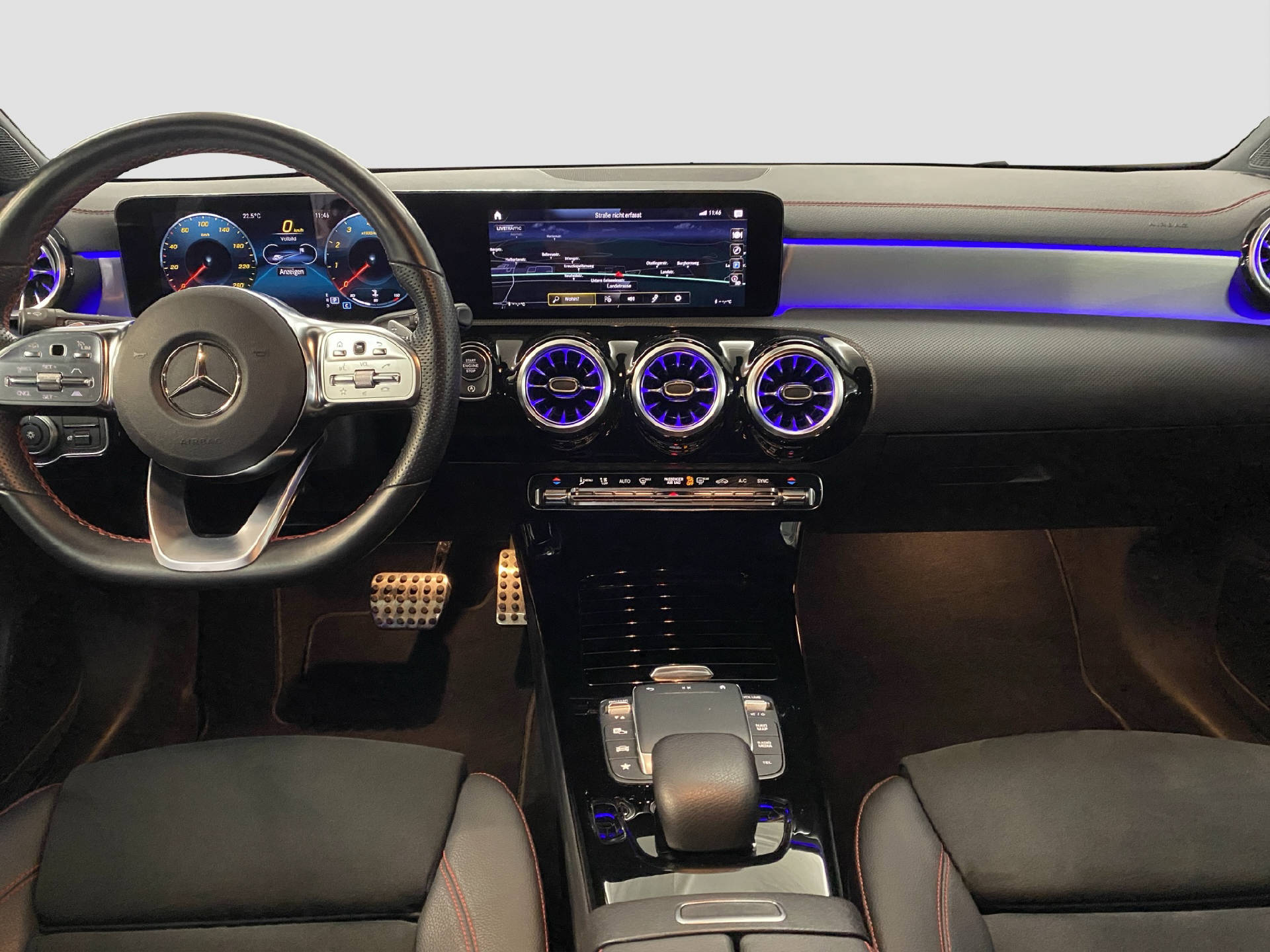 MERCEDES-BENZ CLA 200 AMG Line Shooting Brake-image-9