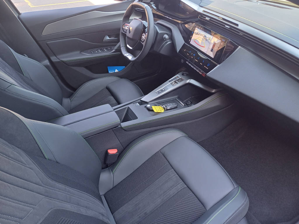 PEUGEOT 308 e-GT-image-5