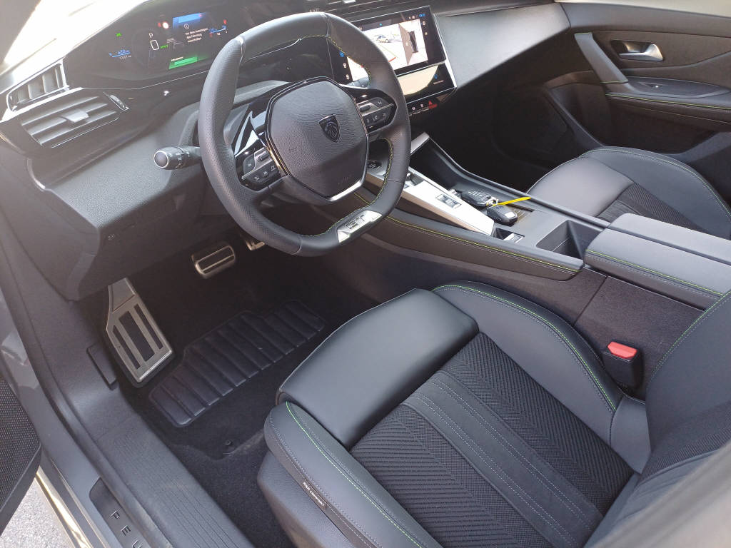 PEUGEOT 308 e-GT-image-4