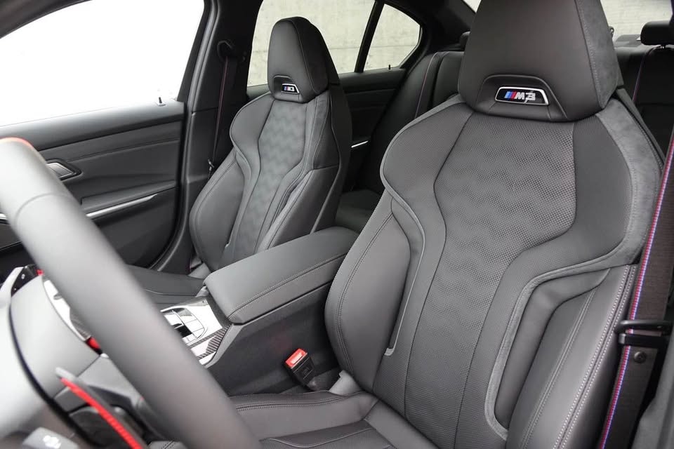 BMW Competition M xDrive Limousine-image-4