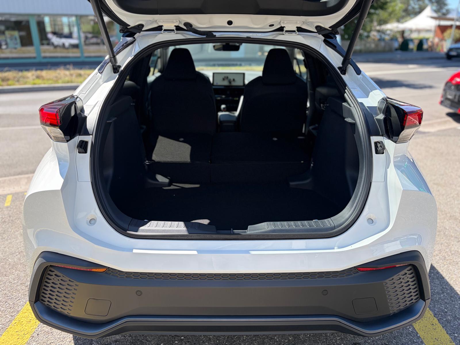 TOYOTA C-HR 1.8 HSD CVT Trend-image-11
