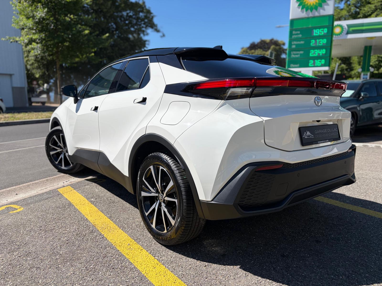 TOYOTA C-HR 1.8 HSD CVT Trend-image-2
