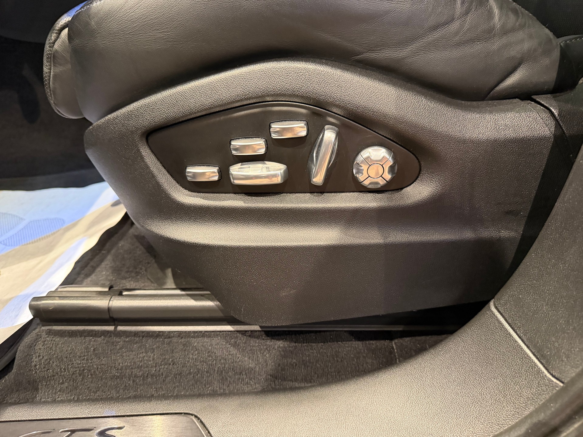 PORSCHE Cayenne 4.0 V8 GTS-image-13
