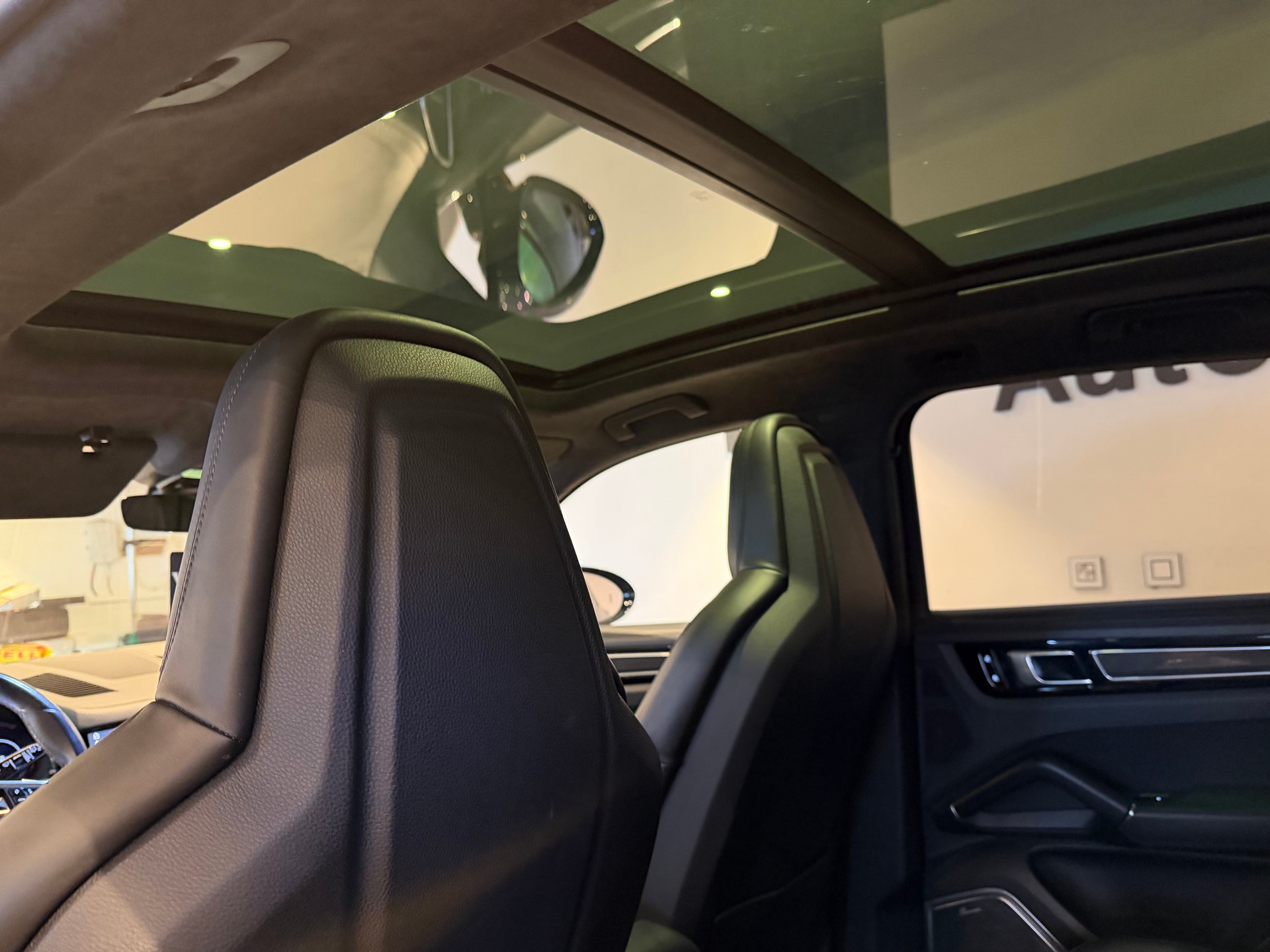 PORSCHE Cayenne 4.0 V8 GTS-image-9