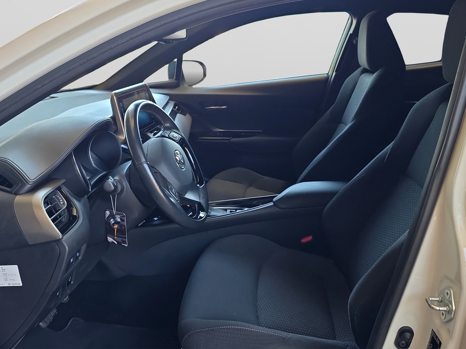 TOYOTA C-HR 1.8 VVTi HSD Trend-image-8