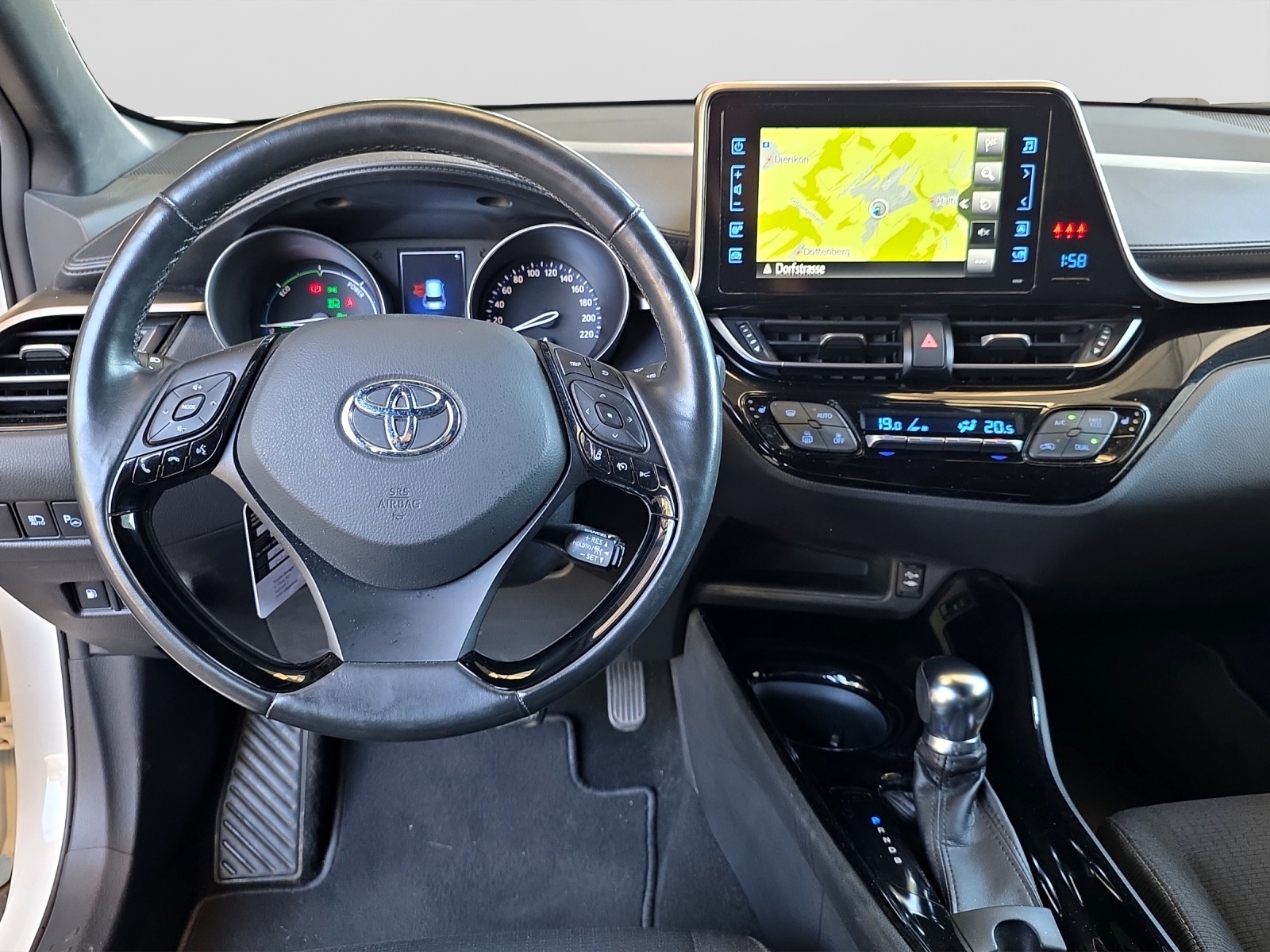 TOYOTA C-HR 1.8 VVTi HSD Trend-image-10