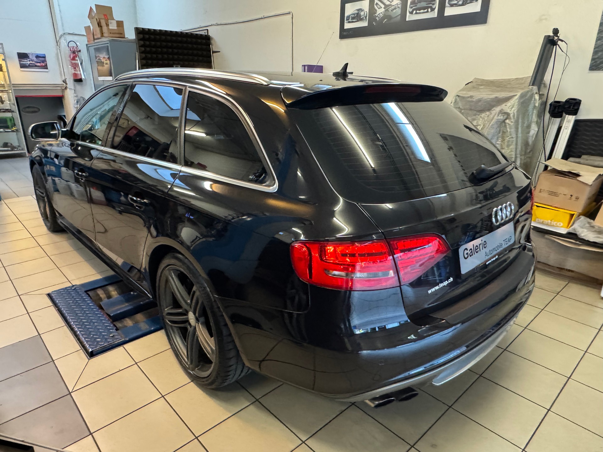 AUDI 3.0 V6 TFSI quattro S-Tronic-image-2
